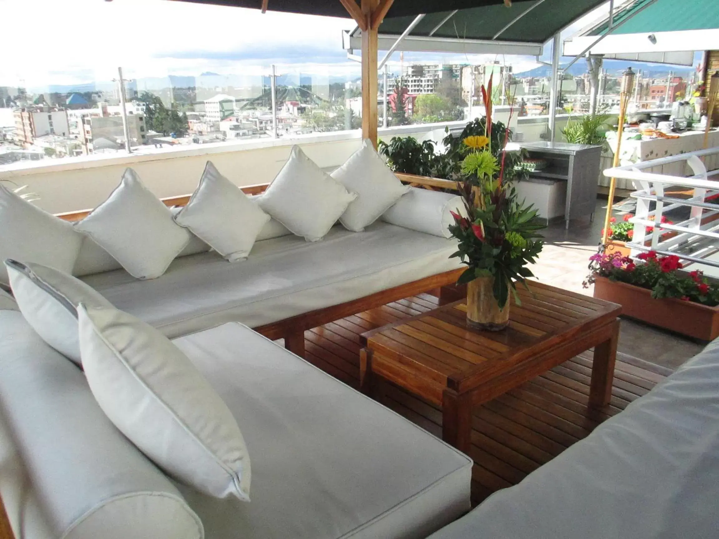 Balcony/Terrace, Seating Area in Hotel Platinum Suite