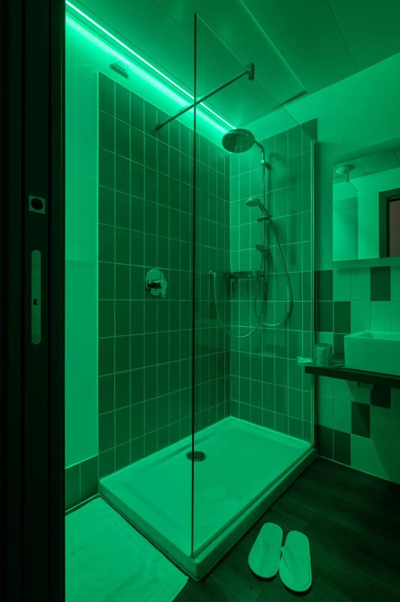 Shower, Bathroom in Smart Hotel Napoli