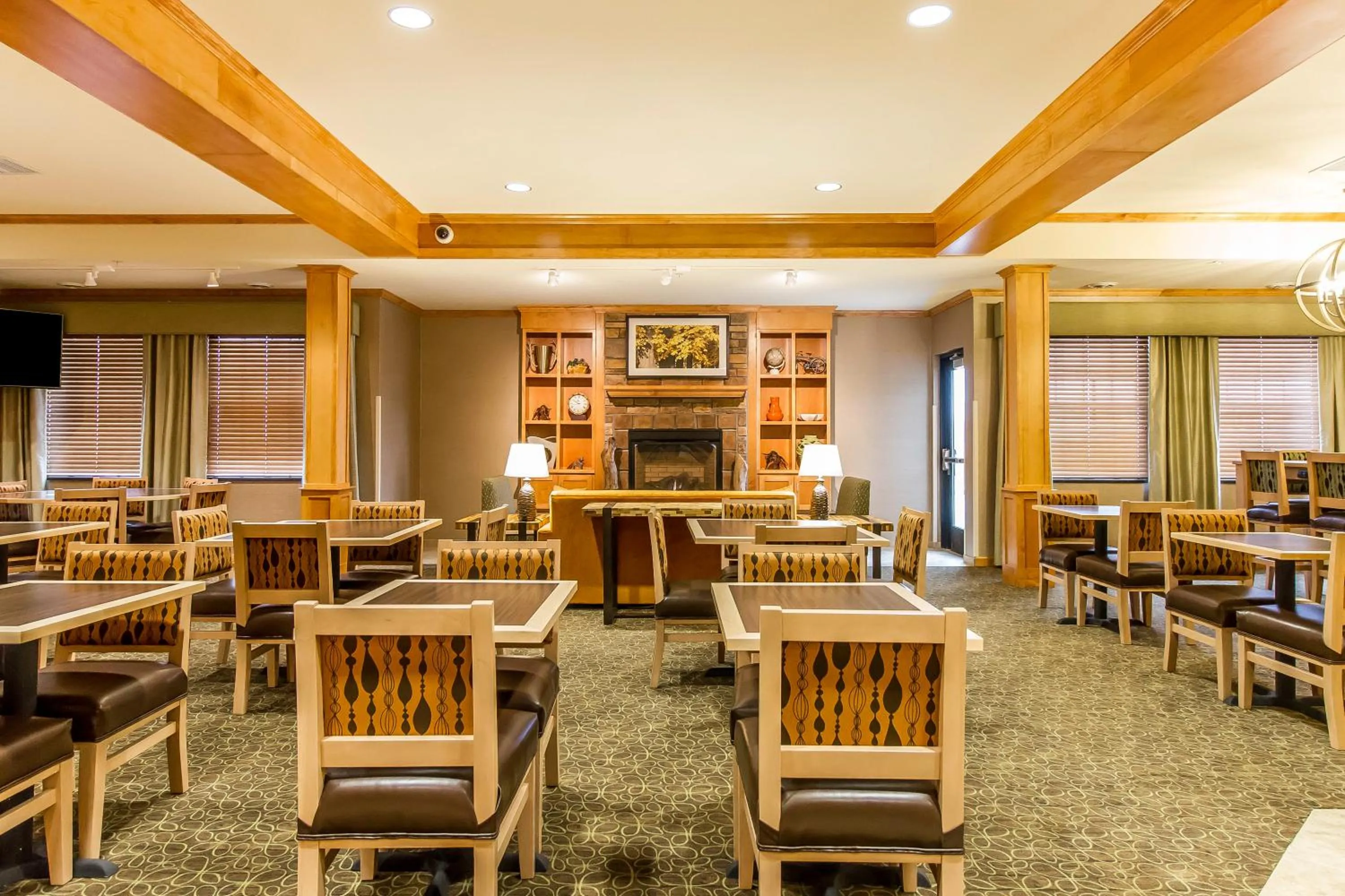 Restaurant/places to eat in MainStay Suites Stanley