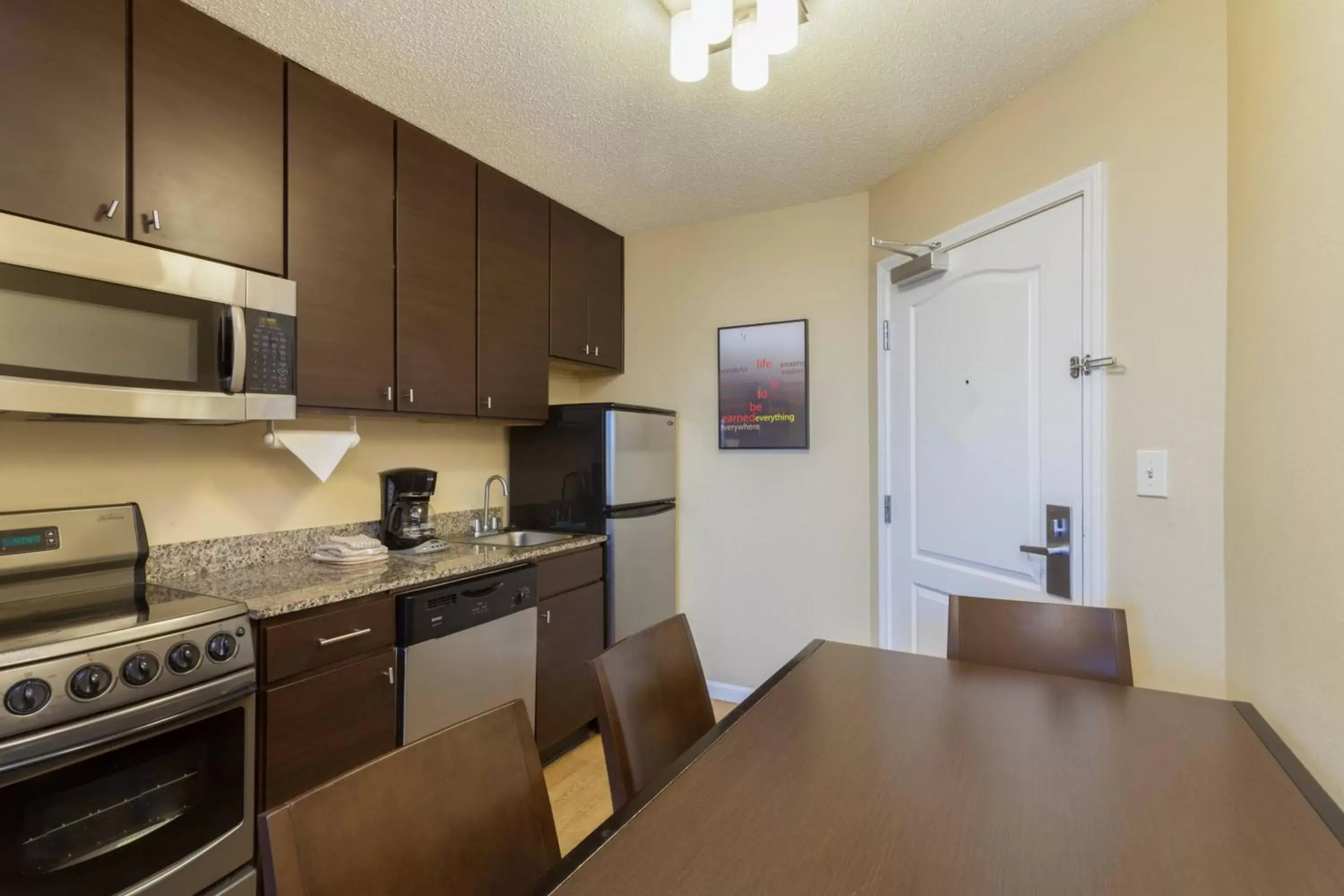 Kitchen or kitchenette, Kitchen/Kitchenette in TownePlace Suites Huntsville