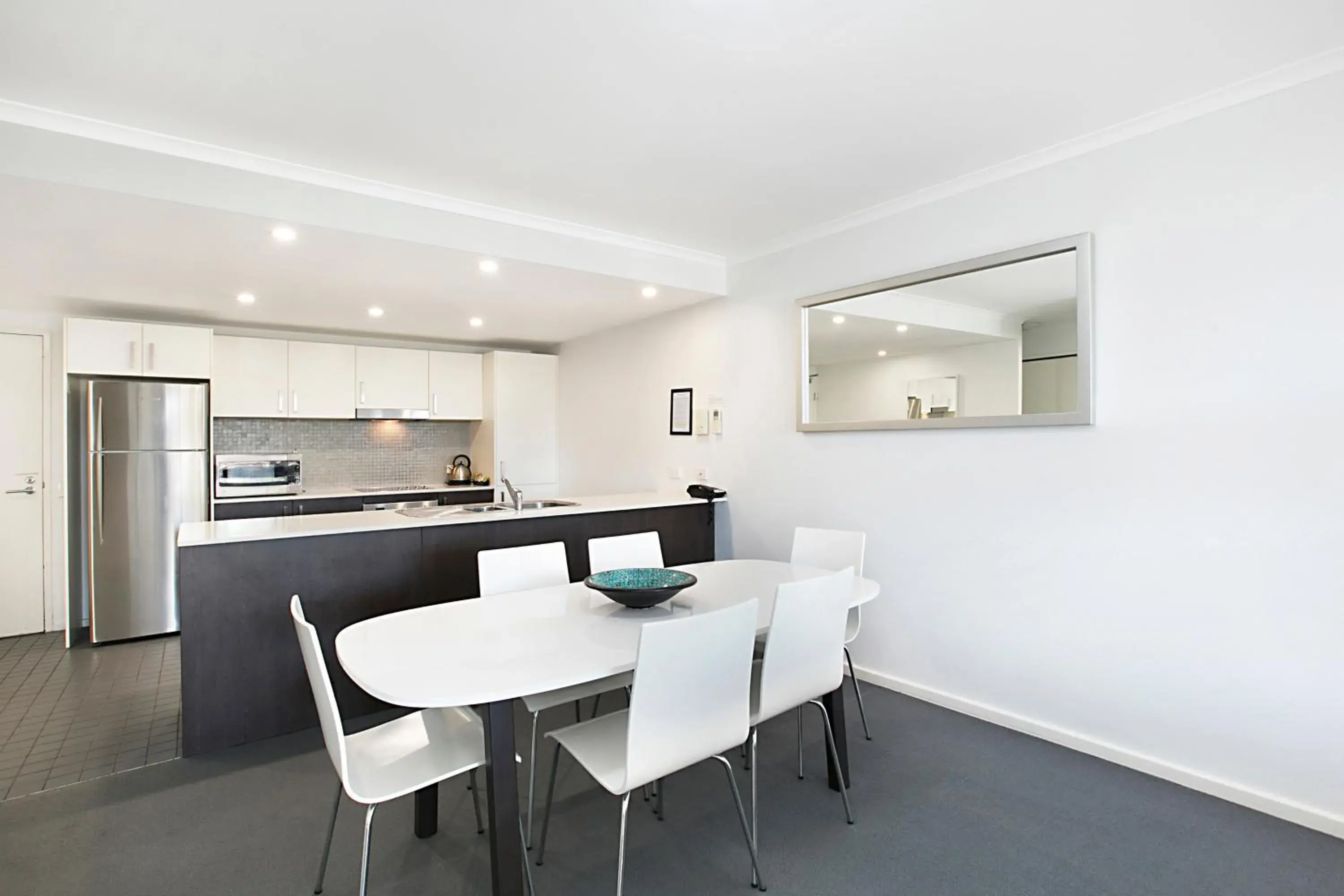 Kitchen or kitchenette, Dining Area in Mantra Nelson Bay