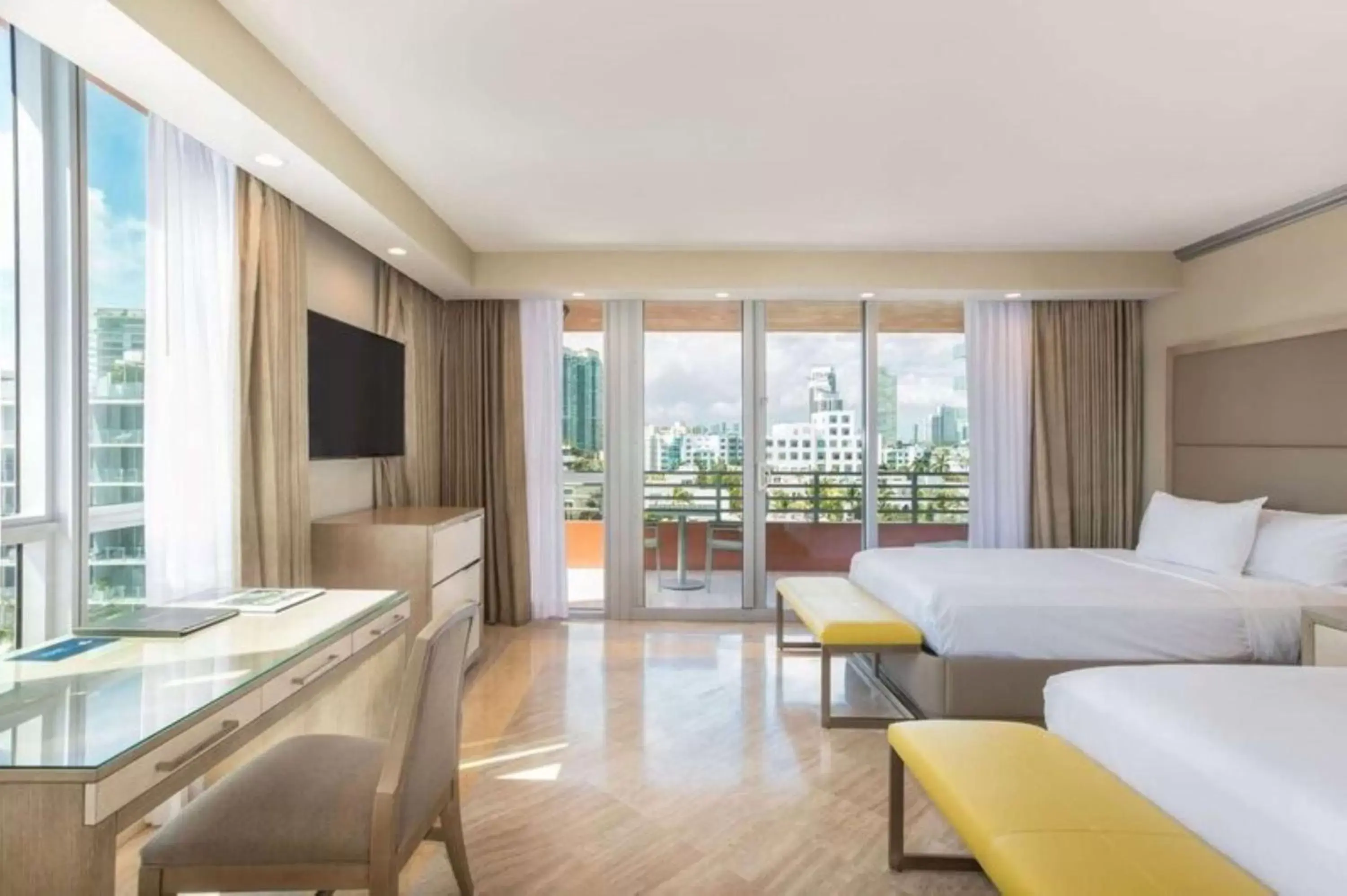 Bedroom in Hilton Bentley Miami/South Beach