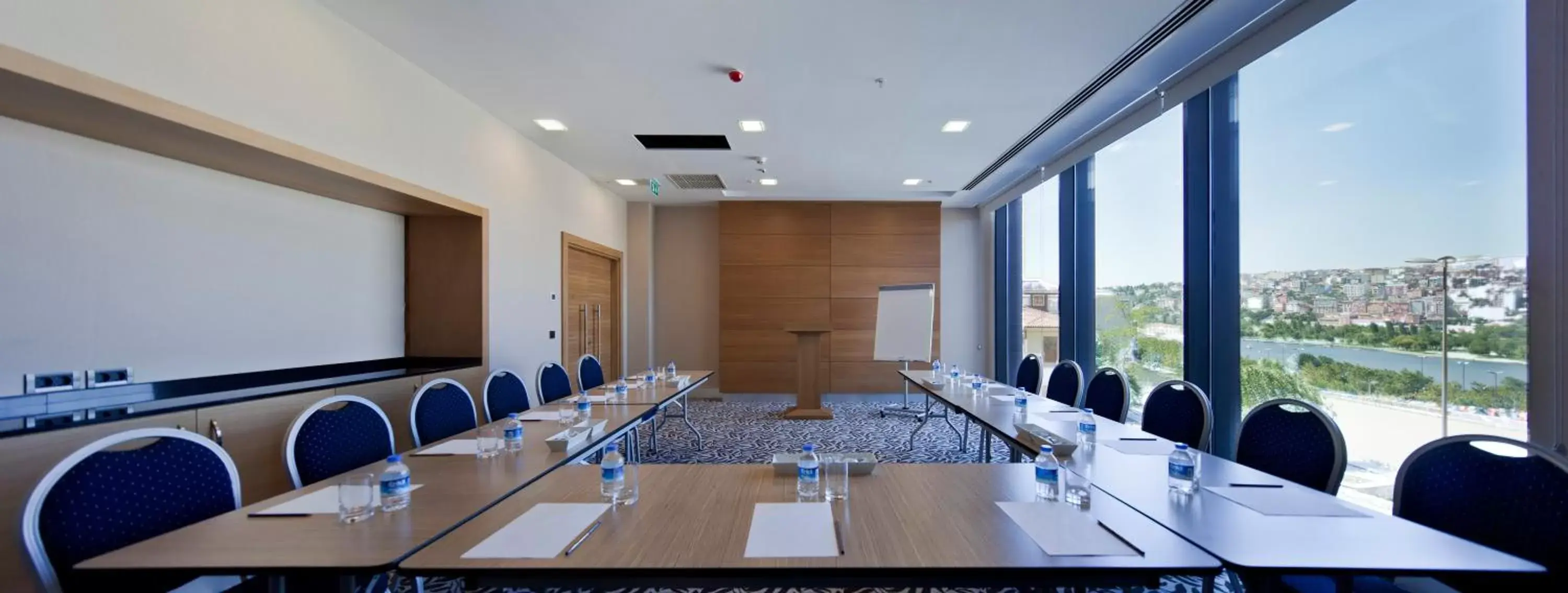 Day, Business Area/Conference Room in Dosso Dossi Hotels Golden Horn
