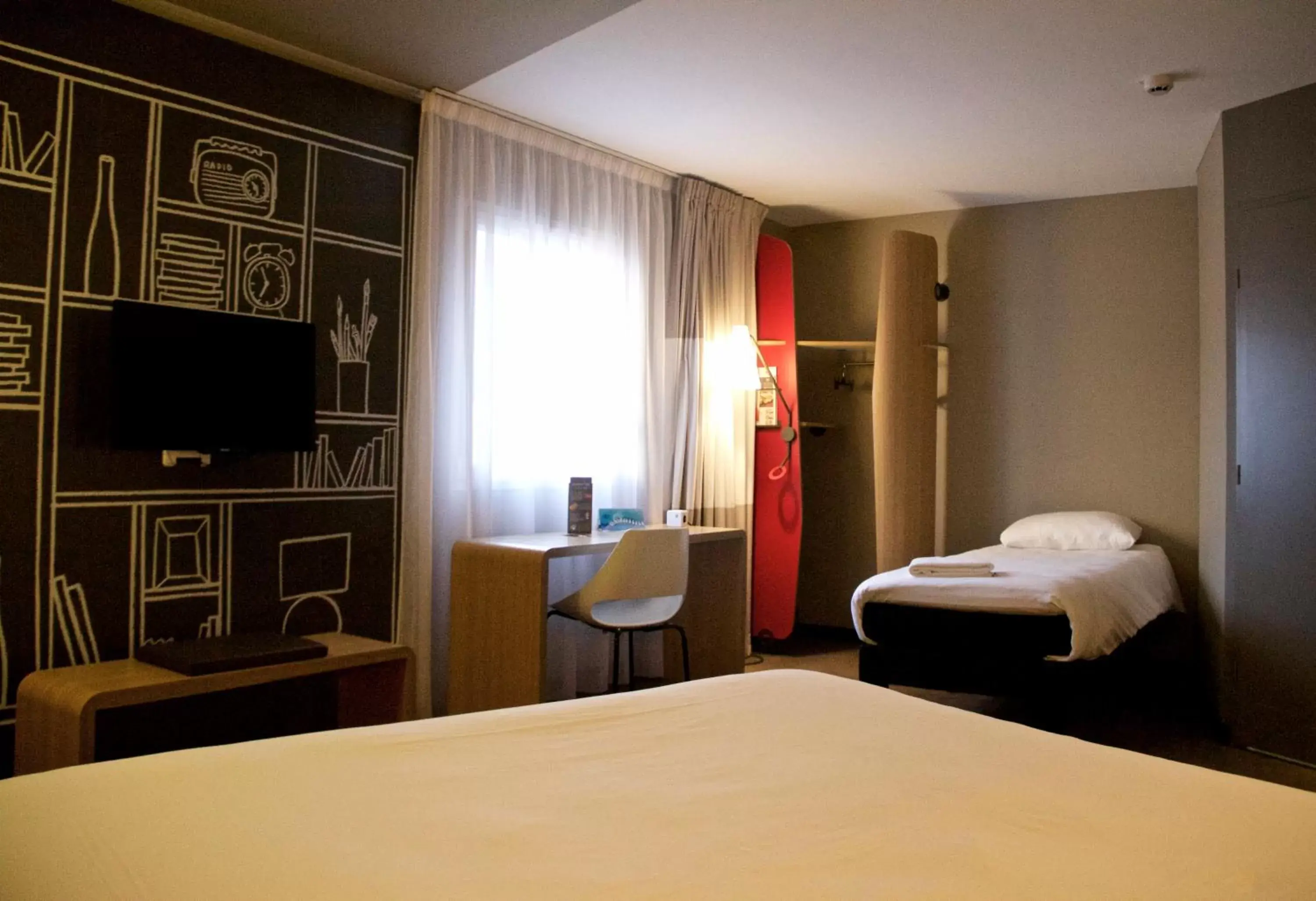Bedroom, Bed in ibis Lille Centre Grand Palais