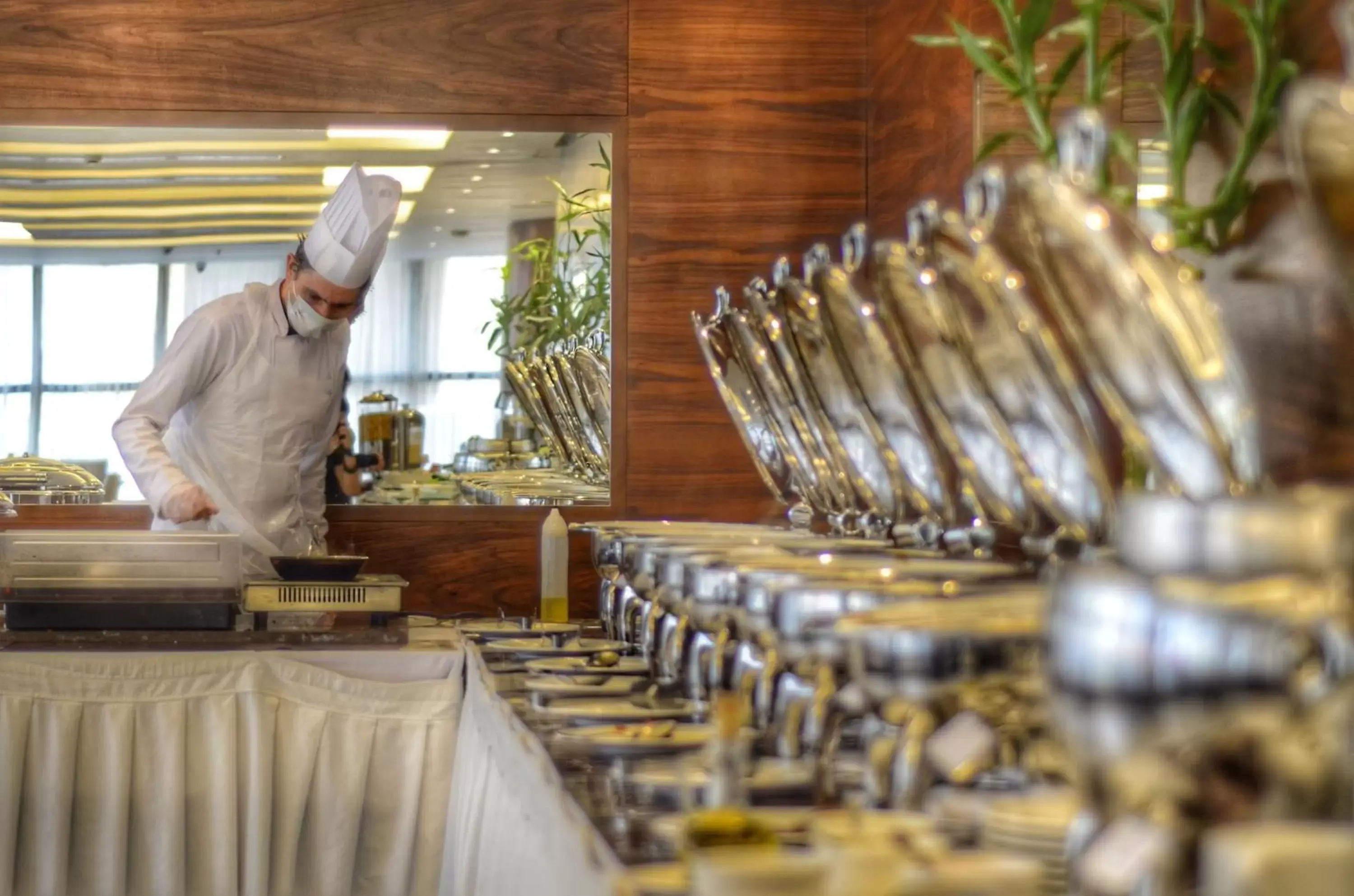 Restaurant/places to eat in Ruve Jeddah Hotel