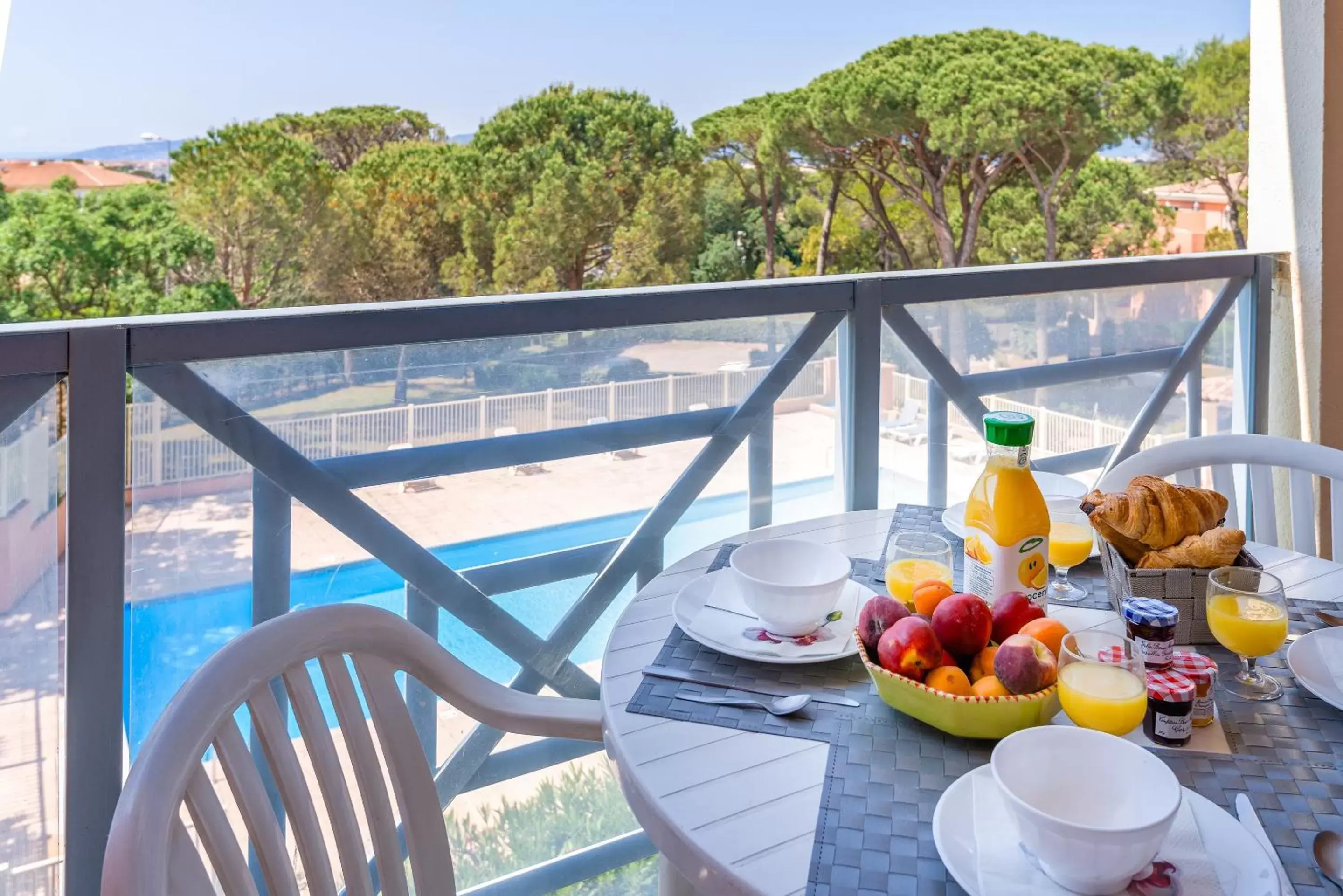 Balcony/Terrace in Lagrange Vacances Le Domaine des Grands Pins