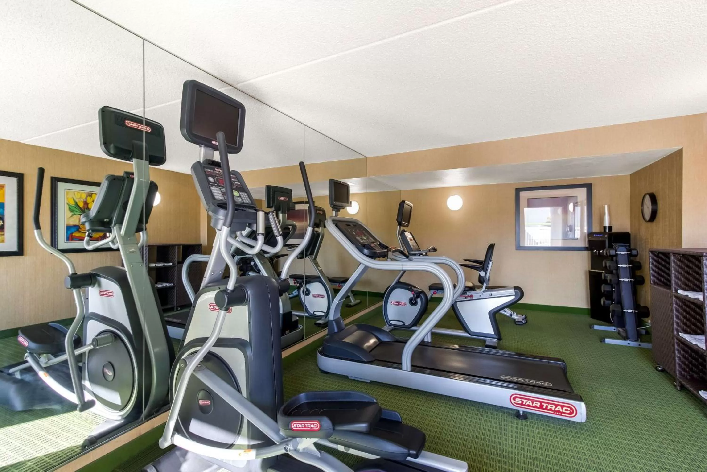 Fitness centre/facilities in SureStay Plus Hotel by Best Western Scottsdale North