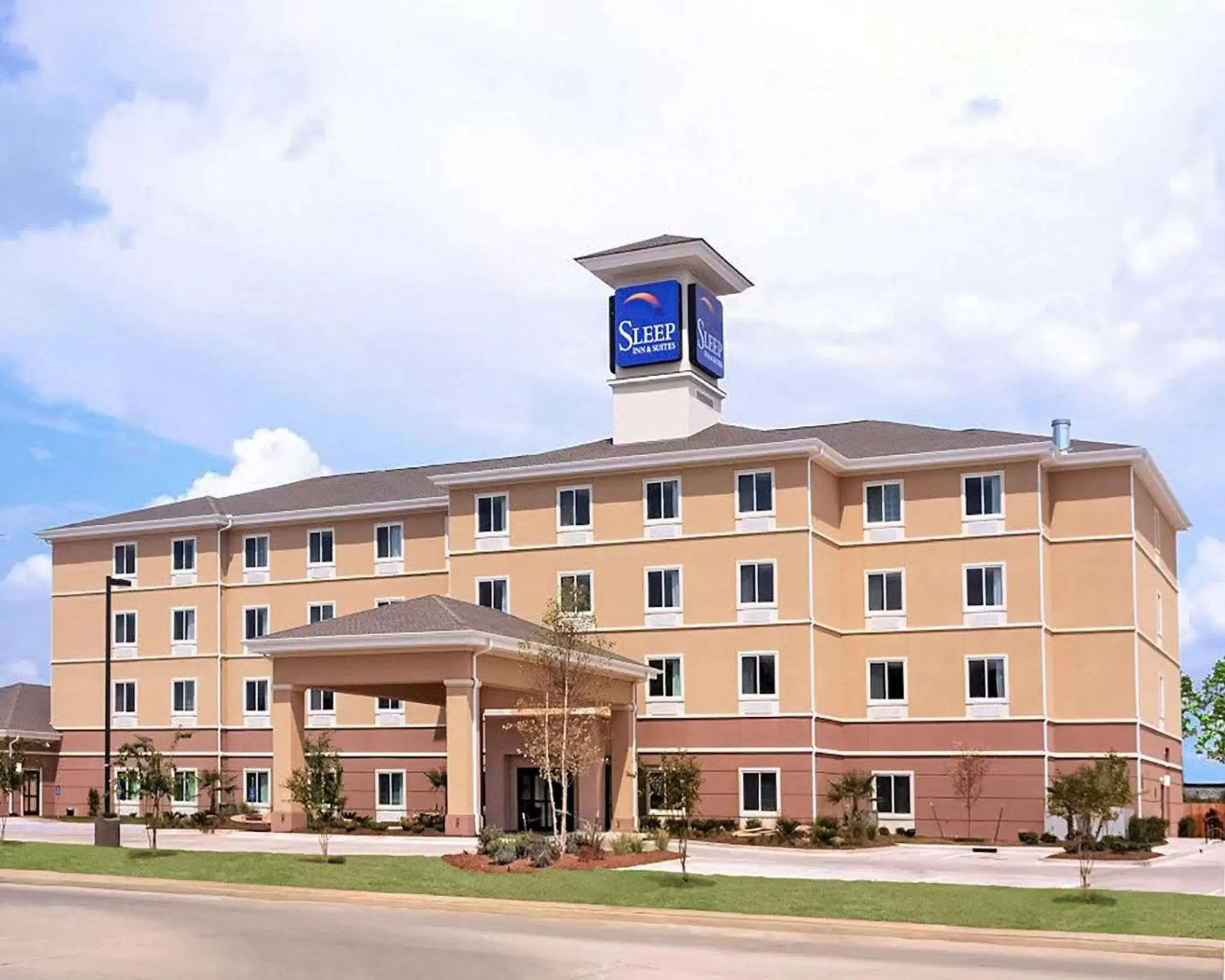 Property Building in Sleep Inn and Suites near Mall & Medical Center