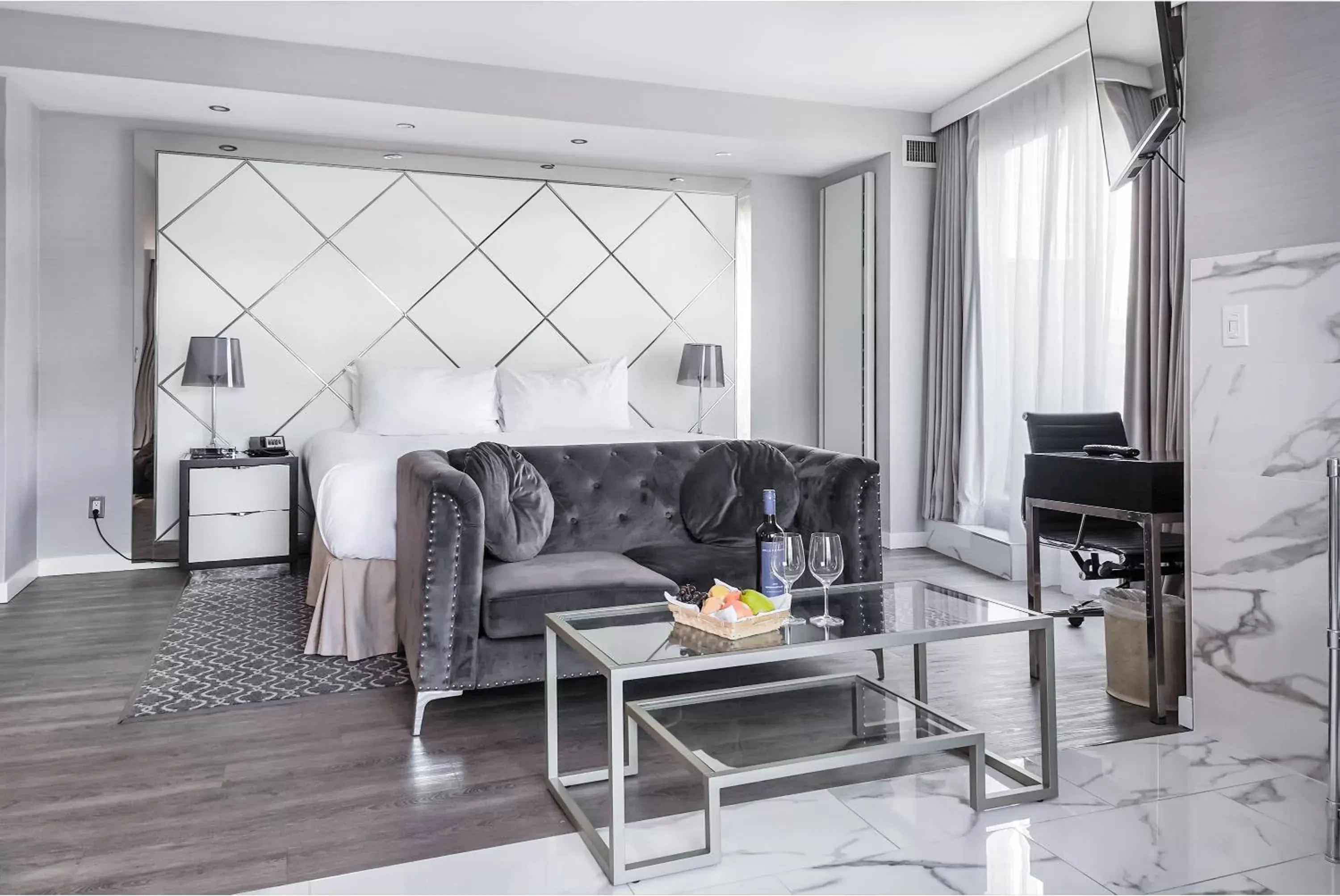 Seating Area in Executive Plaza Hotel & Conference Centre, Metro Vancouver