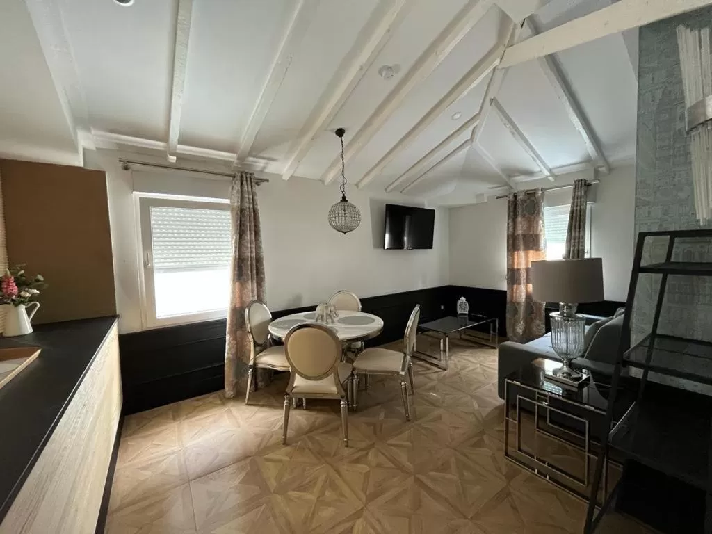 Dining Area in Hotel Royal Suite Santander