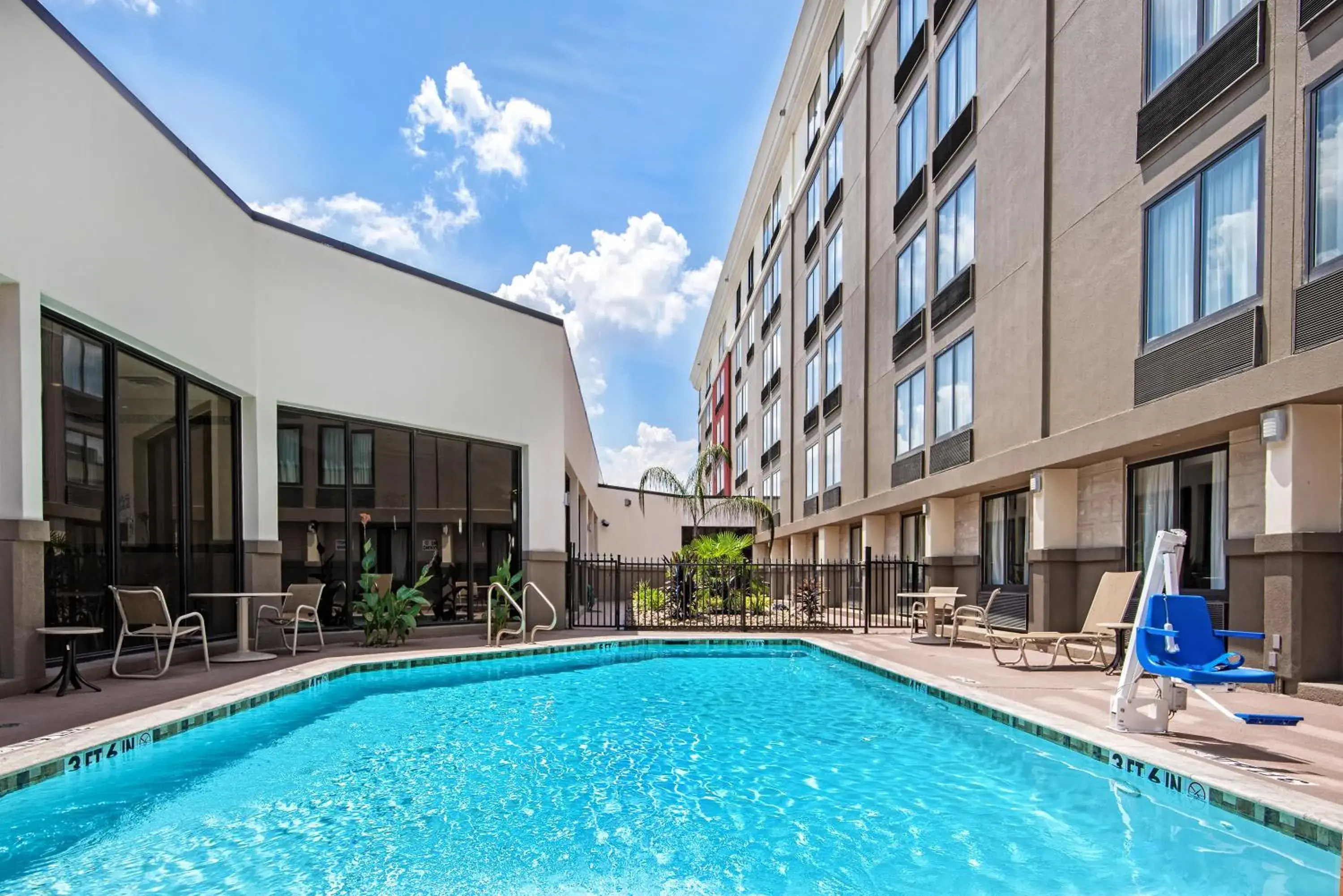 Swimming Pool in Holiday Inn Houston SW-Near Sugar Land