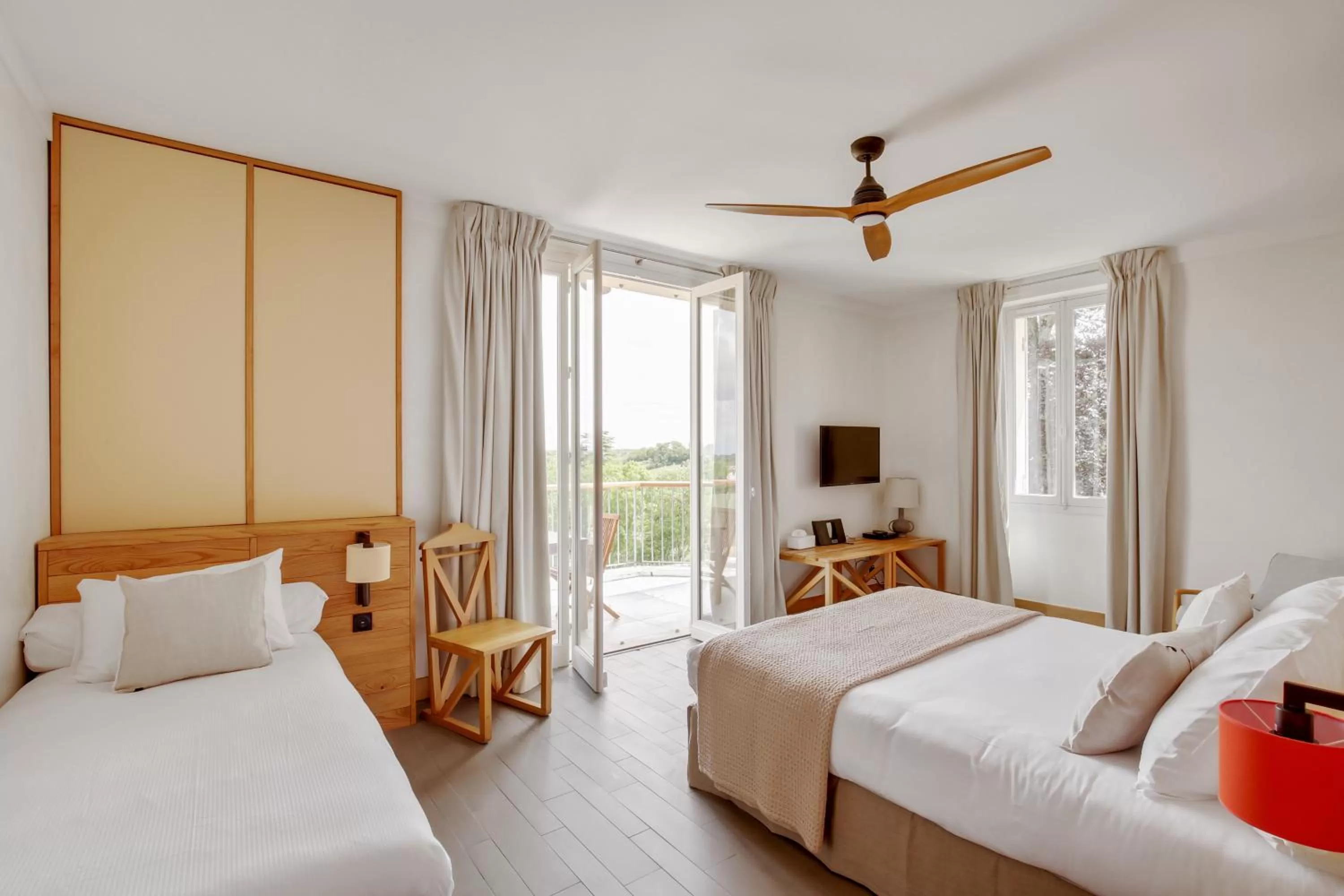 Bedroom, Bed in Le logis de Valandraud