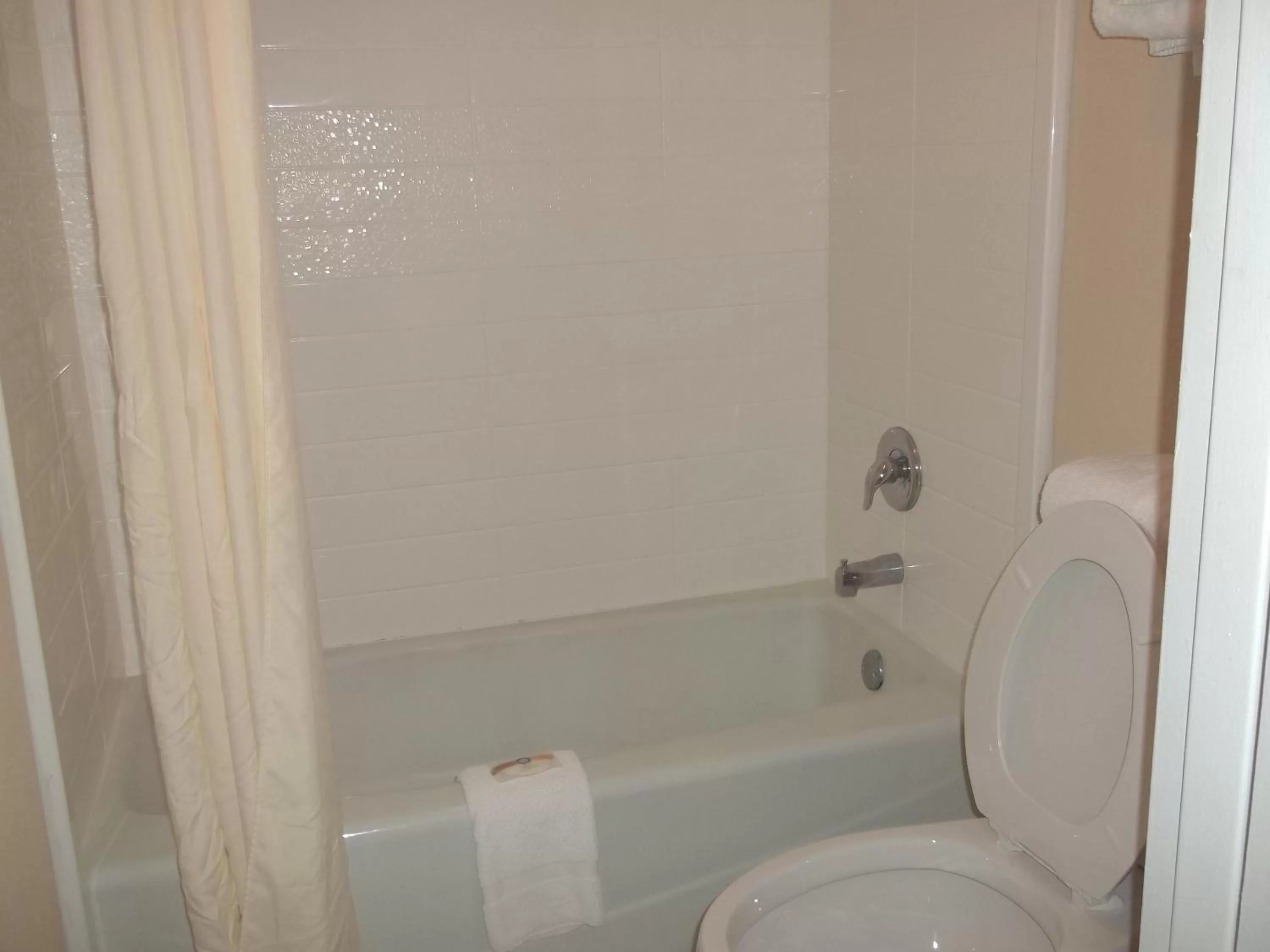 Bathroom in Days Inn by Wyndham Fort Lauderdale Airport Cruise Port
