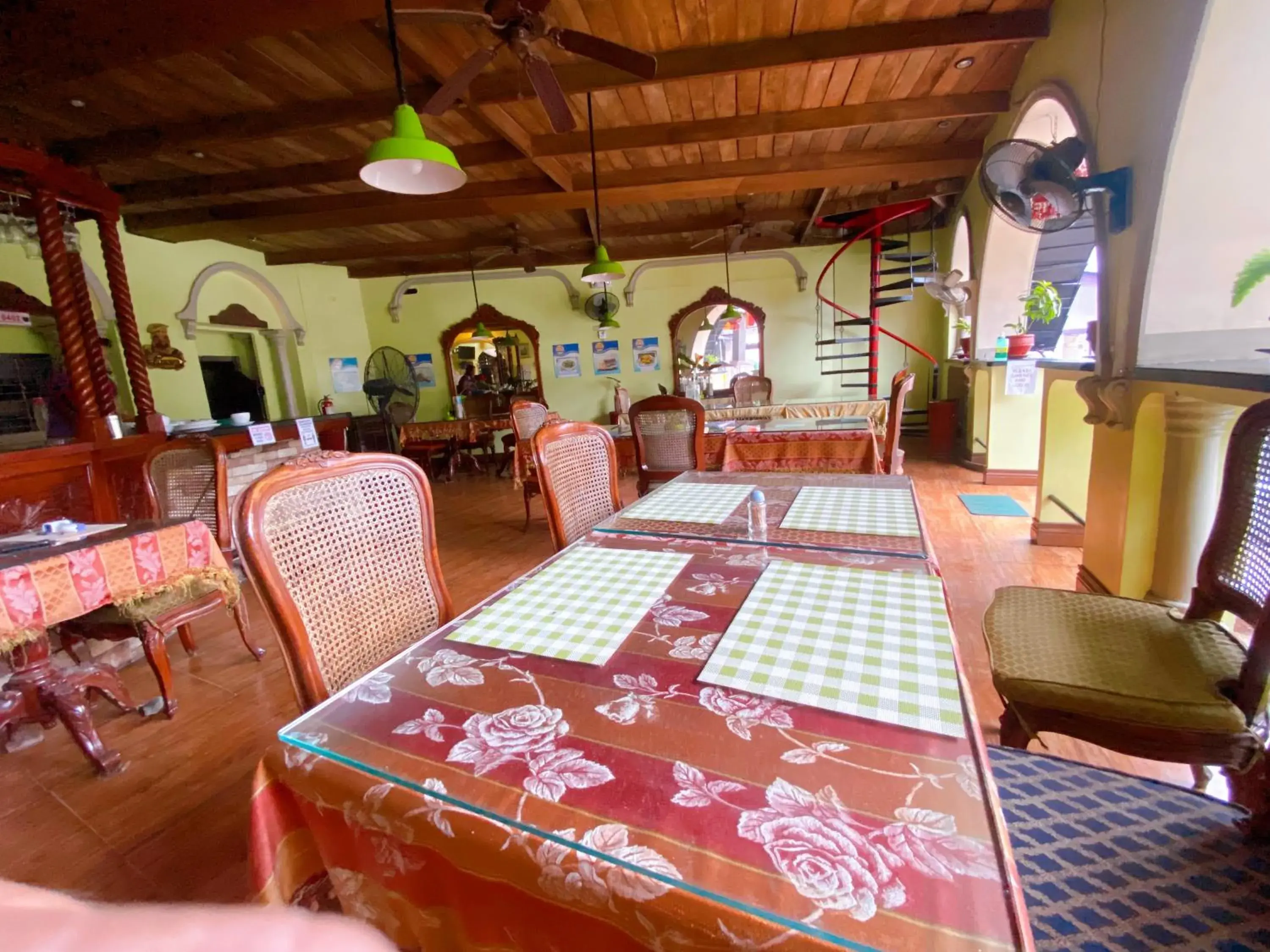 Restaurant/places to eat in Tropicana Castle Dive Resort powered by Cocotel Restaurant/places to eat in Tropicana Castle Dive Resort powered by Cocotel