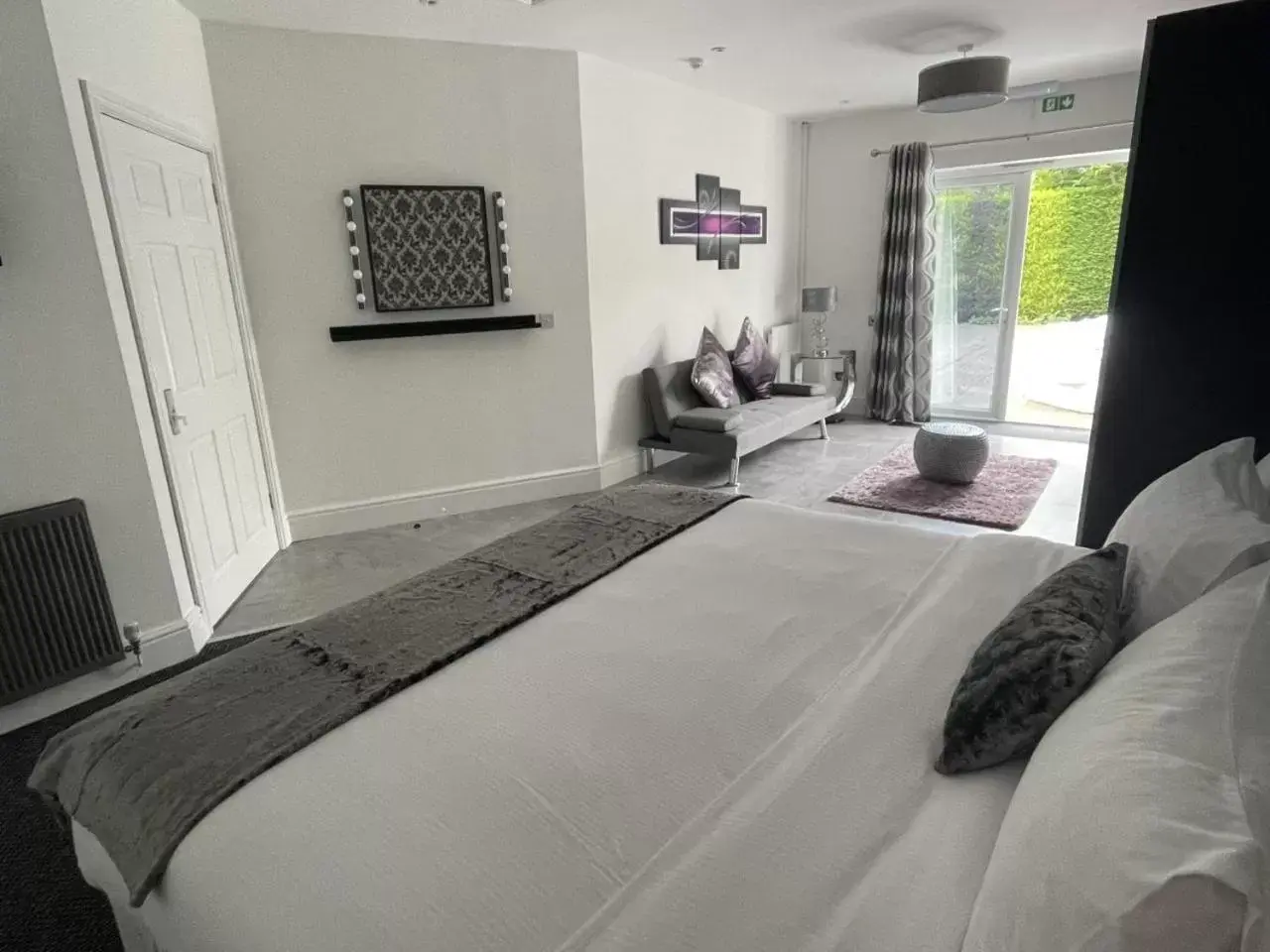 Bed in Charnwood Regency Guest House