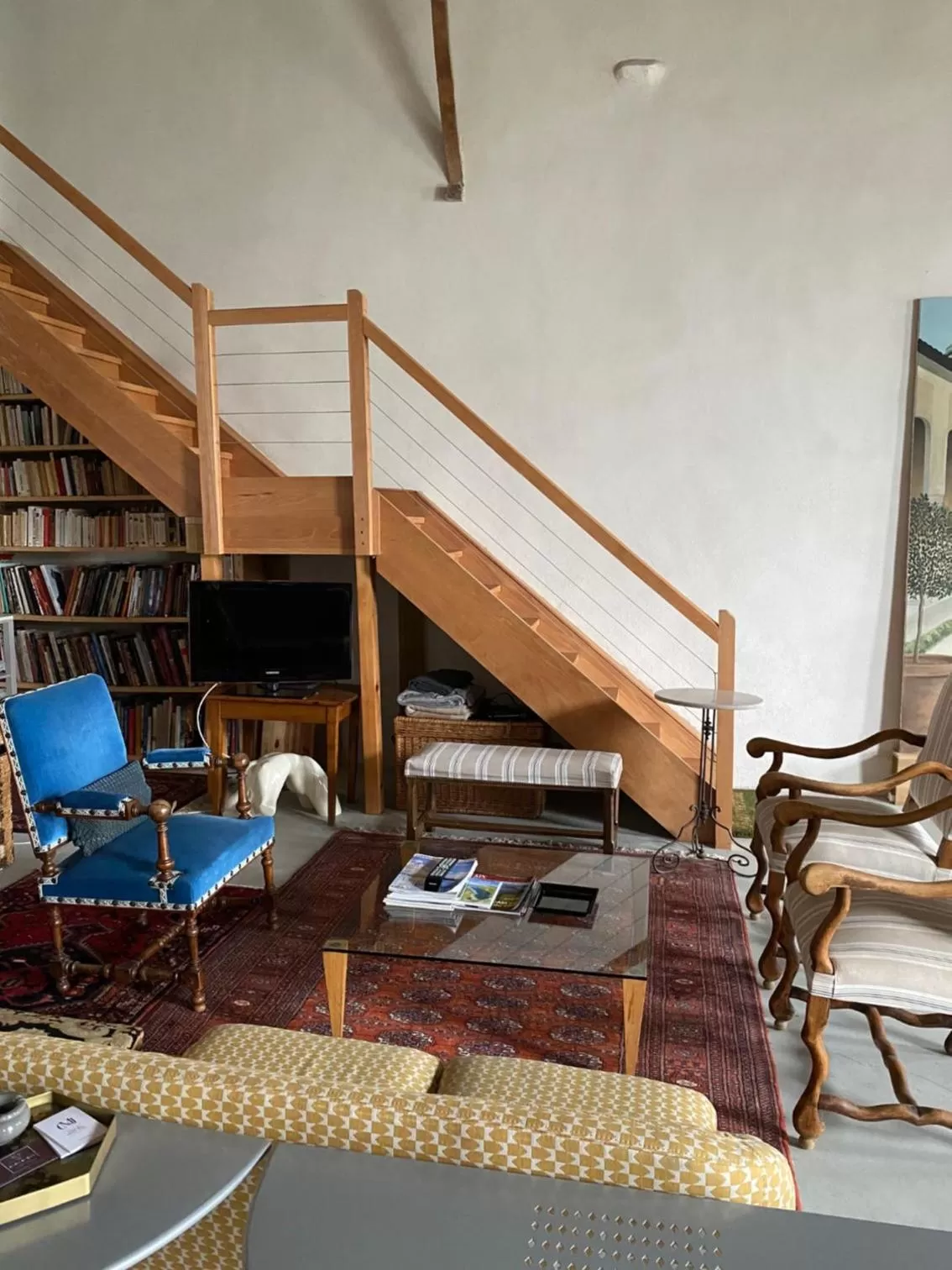 Seating area in Clos de Mont July, architecture XVIIIe au cœur de la nature