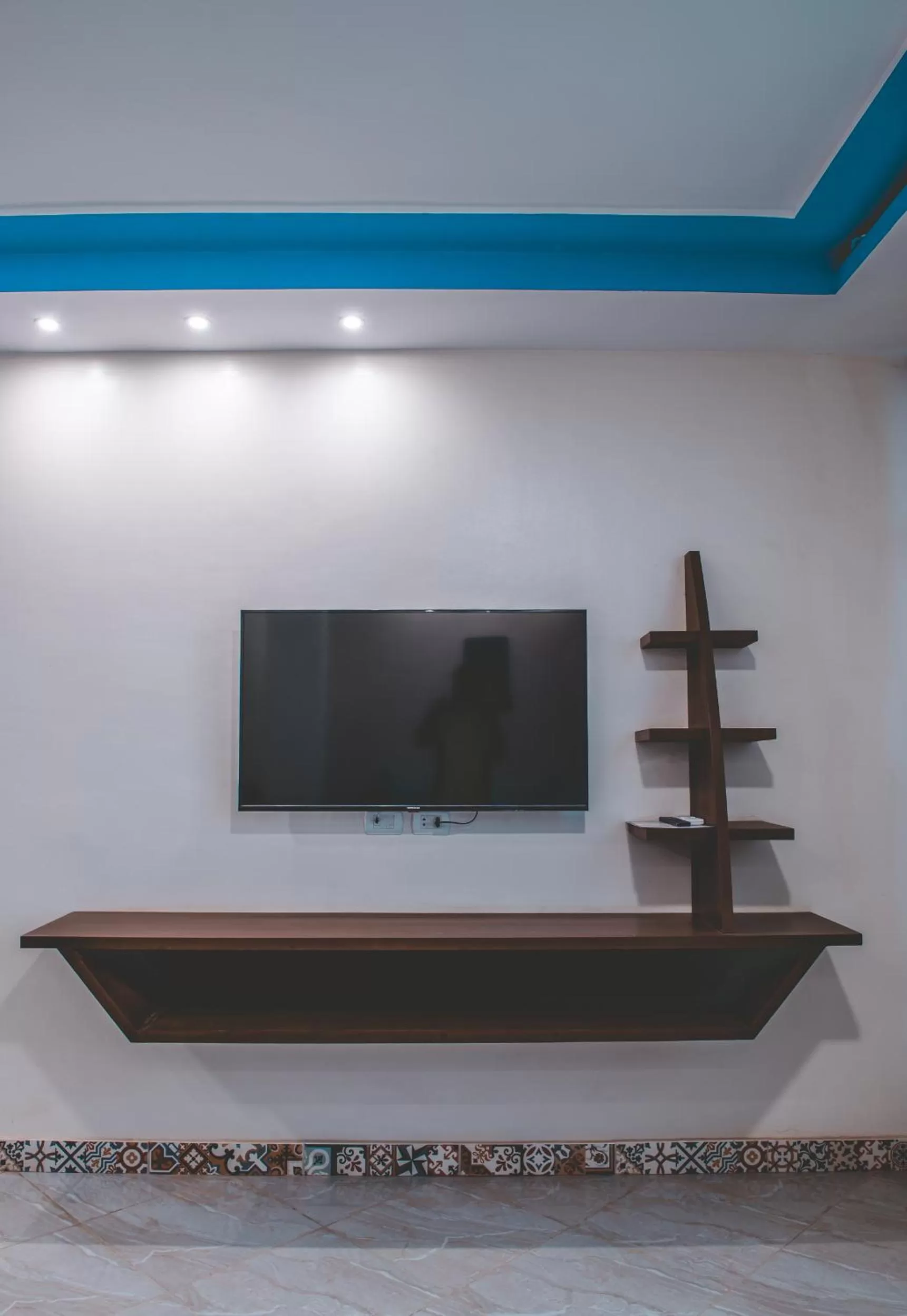 TV and multimedia in Seaview Panorama Boatel