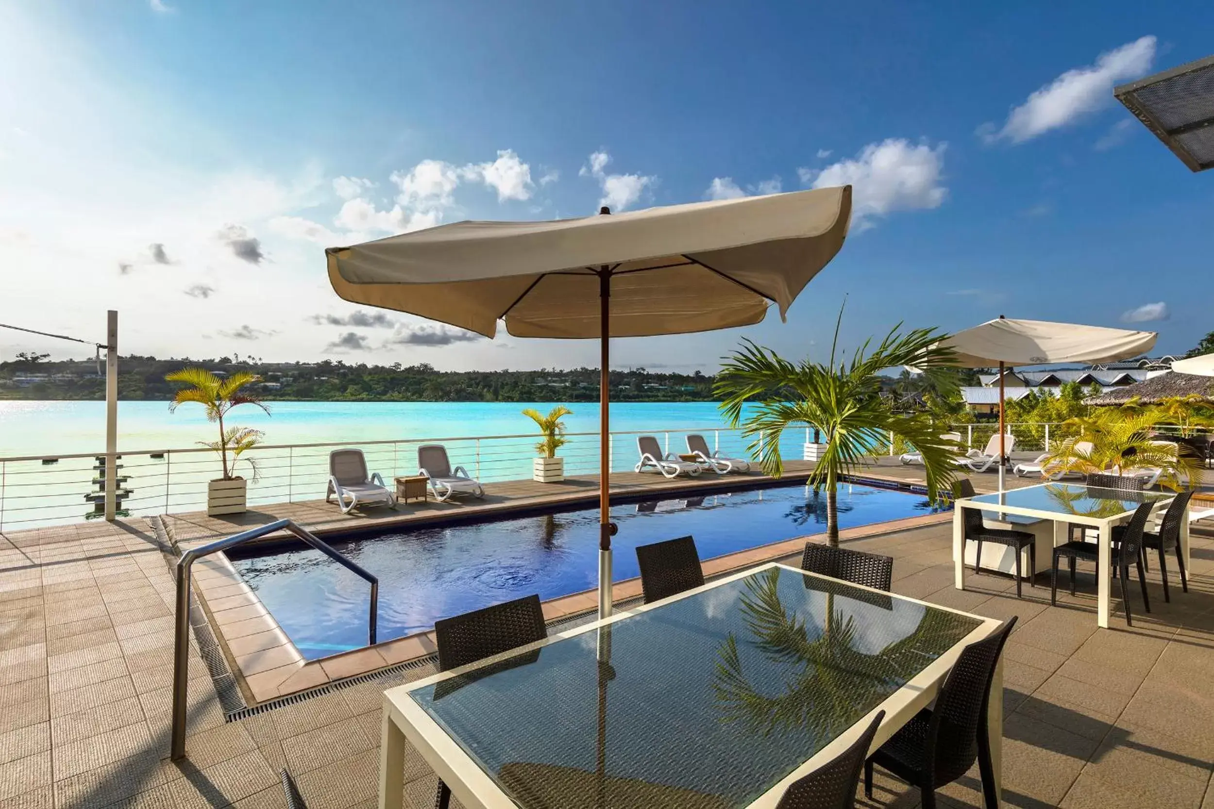 Patio, Swimming Pool in Chantillys on the Bay