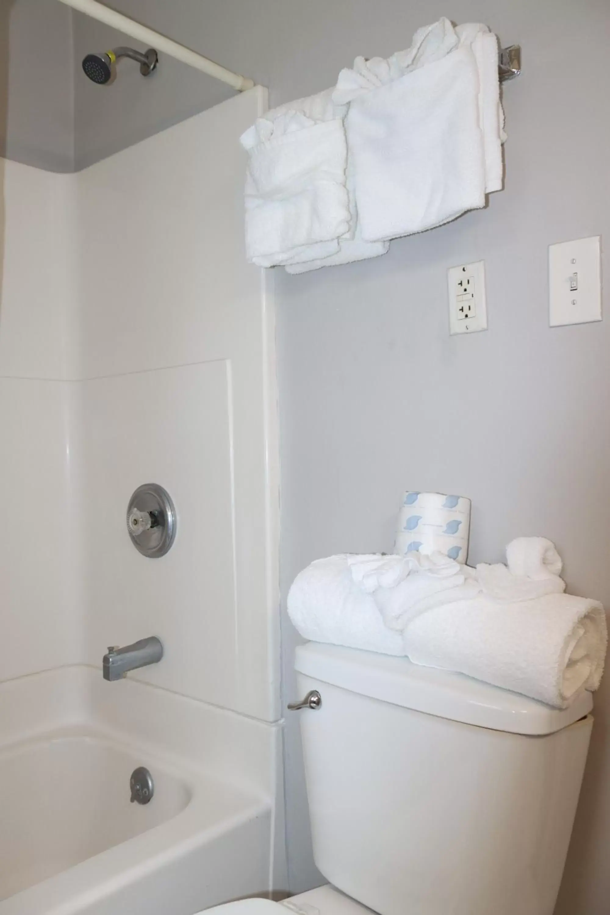 Bathroom in The Burgundy Inn Hotel and Apartments