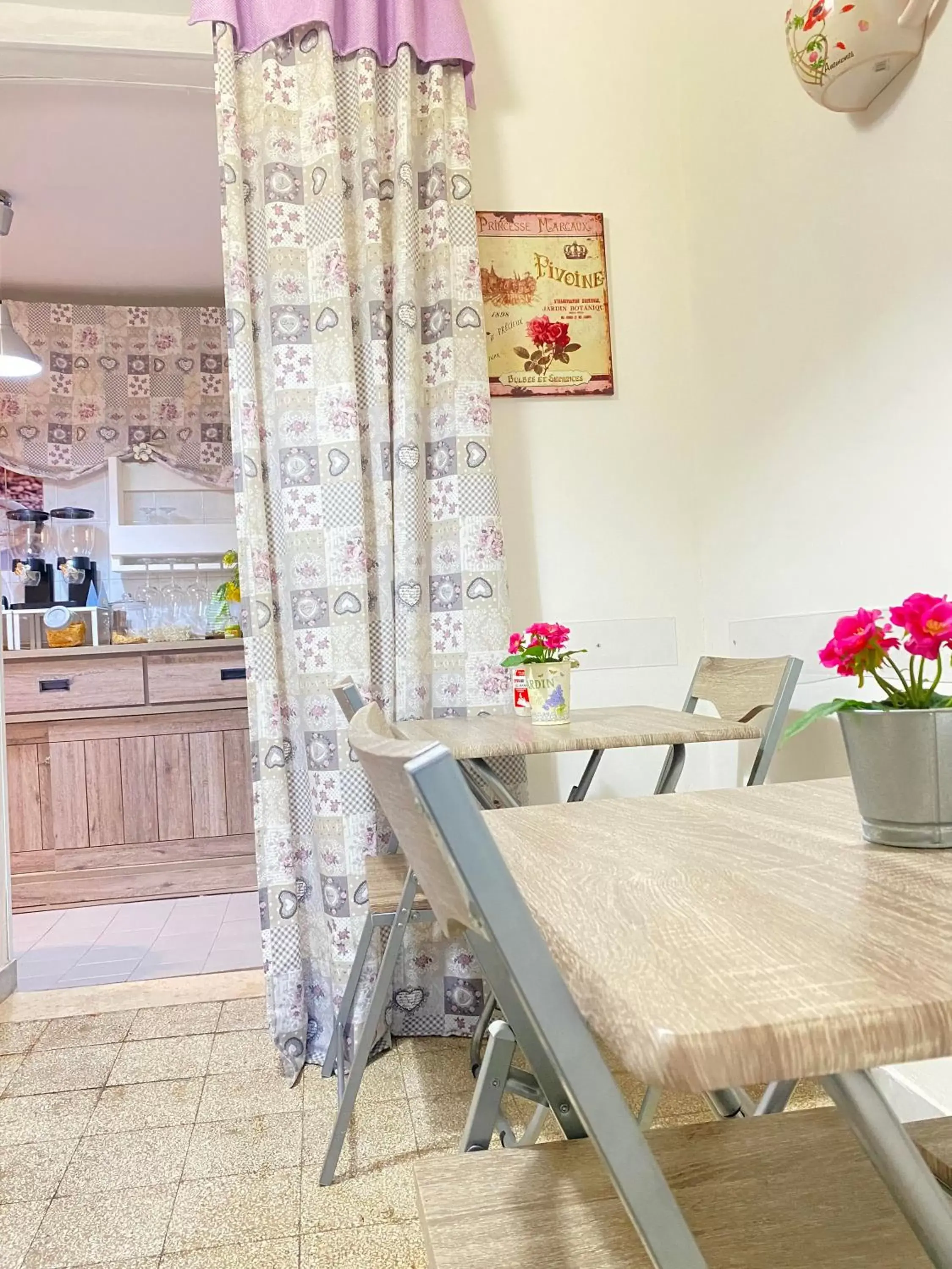 Dining Area in B&B La Villetta Palese