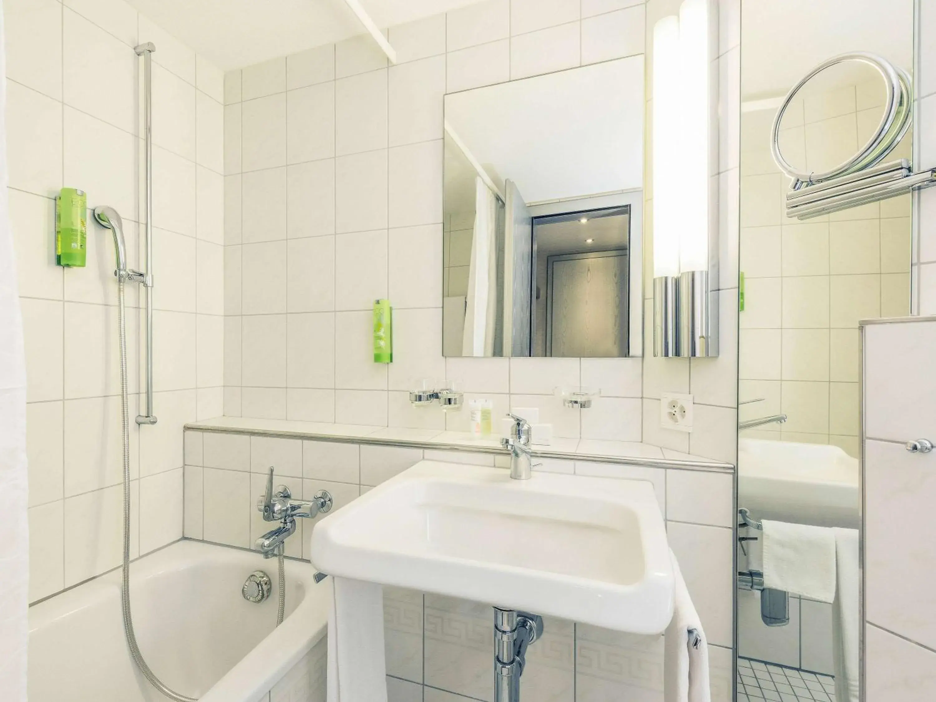 Photo of the whole room, Bathroom in Mercure Lenzburg Krone
