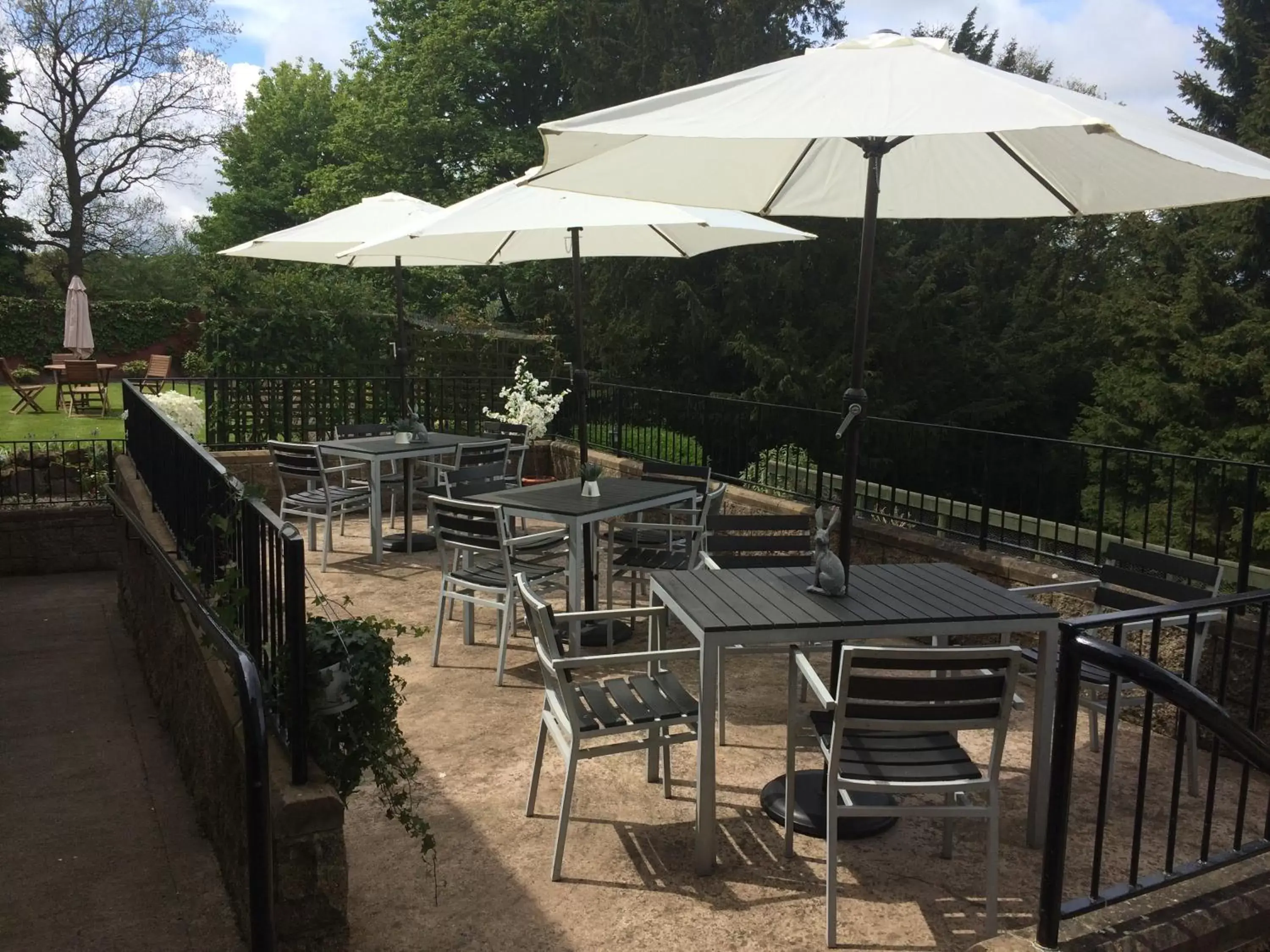 Patio, Restaurant/Places to Eat in Mansfield House Hotel