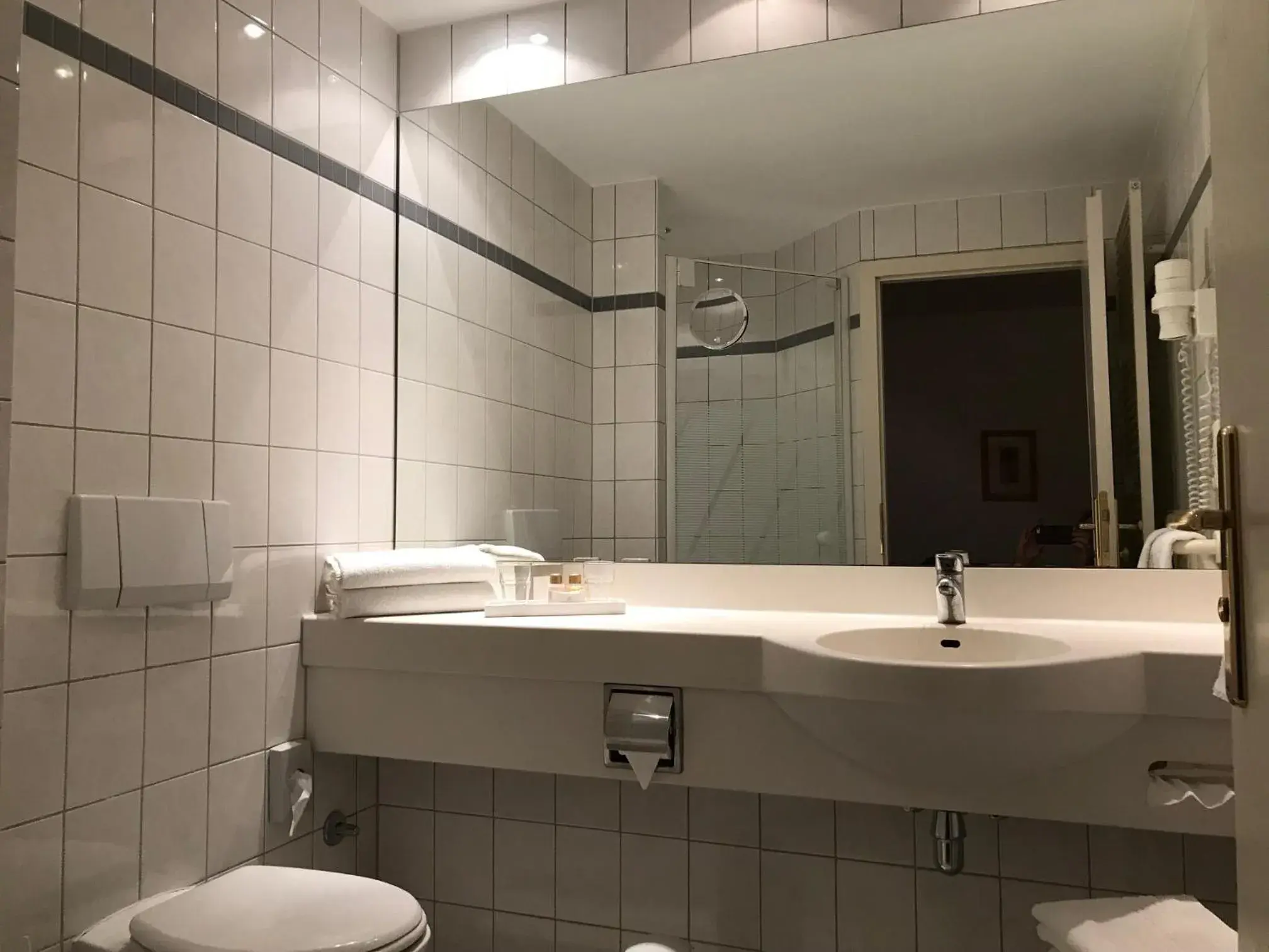 Bathroom in Flair Hotel Vier Jahreszeiten
