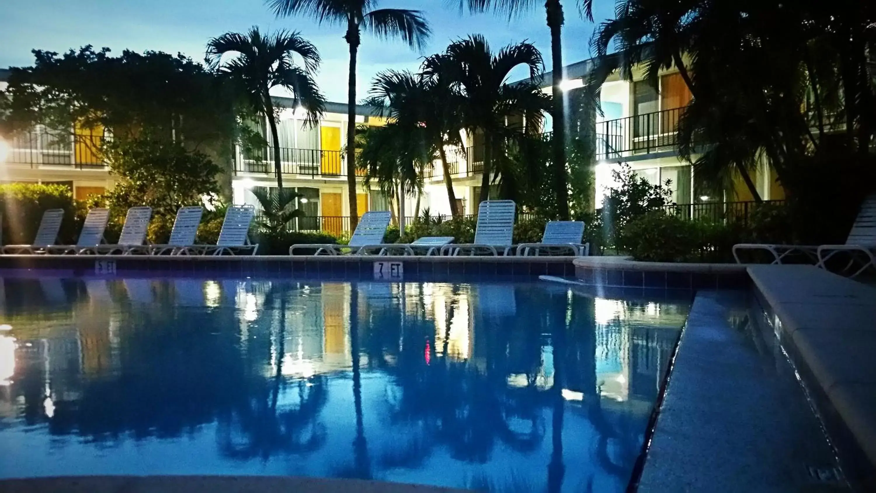 Day, Swimming Pool in Dolphin Key Resort - Cape Coral