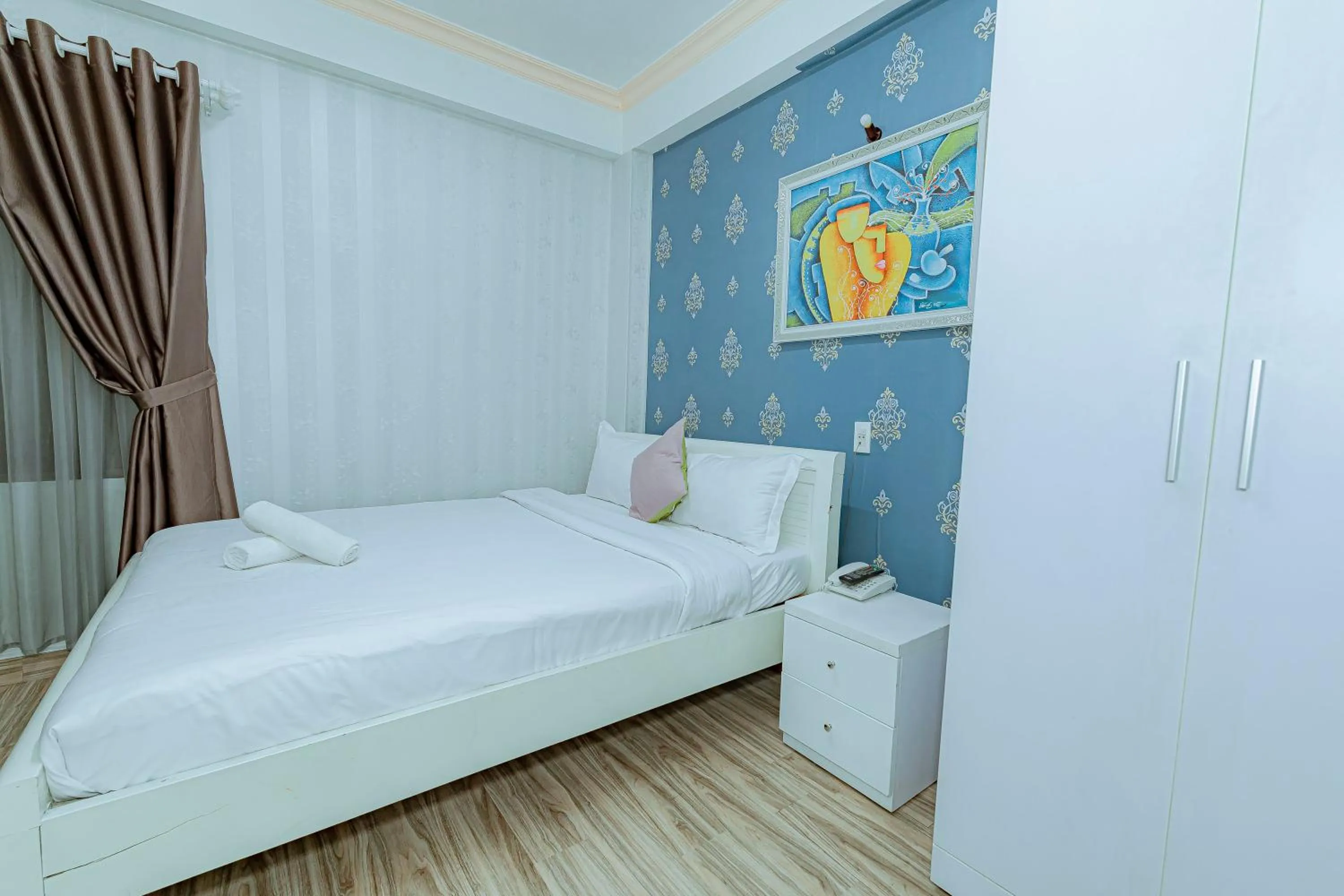 Ken's Backpackers Hotel