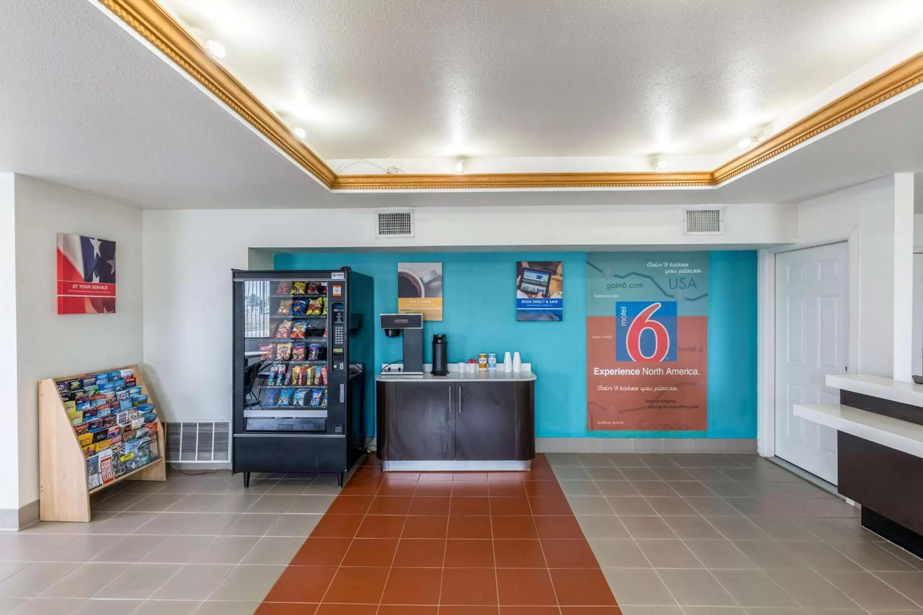 Coffee/tea facilities, Lobby/Reception in Motel 6 Port Lavaca, TX