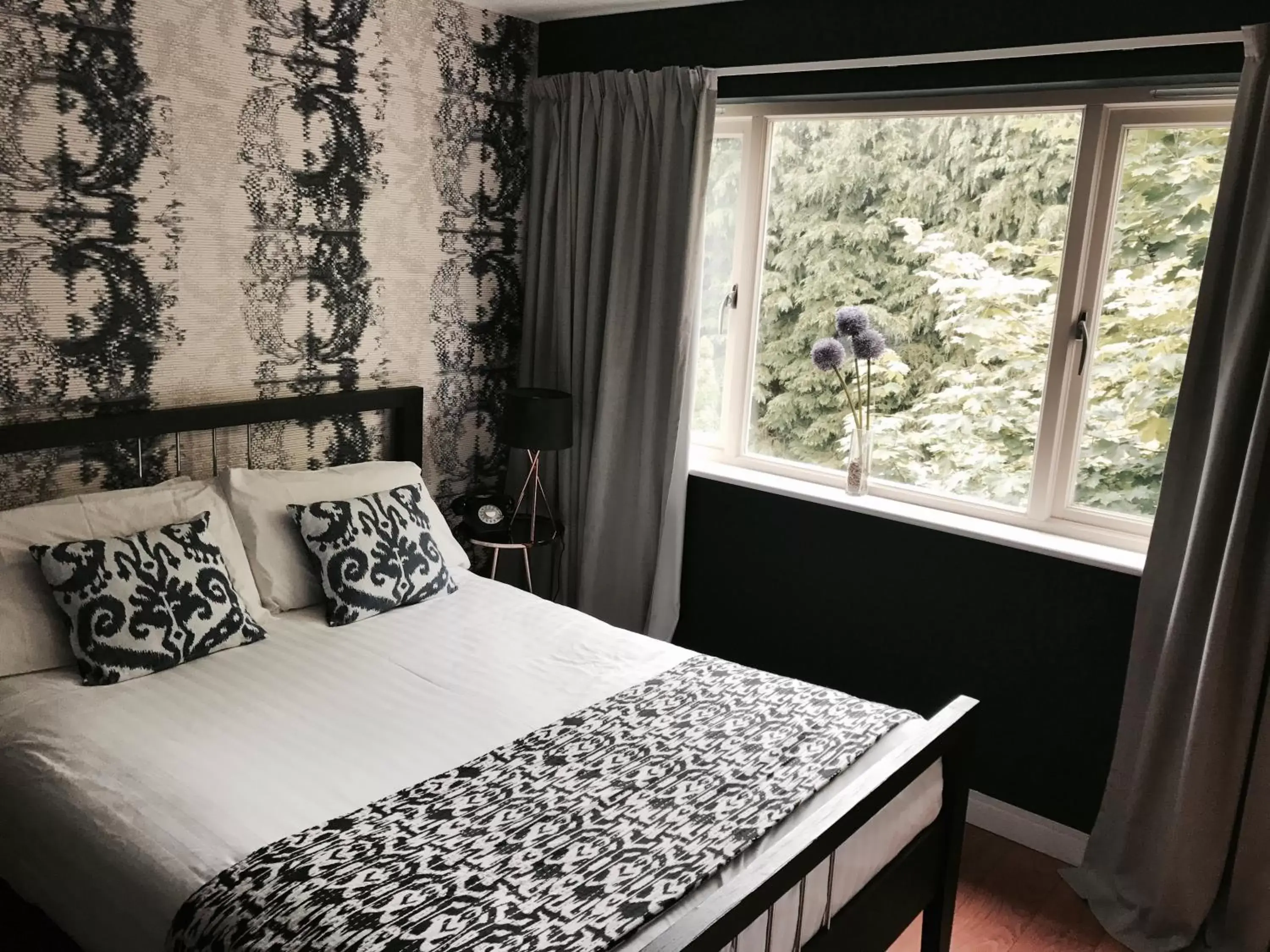 Bedroom, Bed in Best Western Plus Oaklands Hotel
