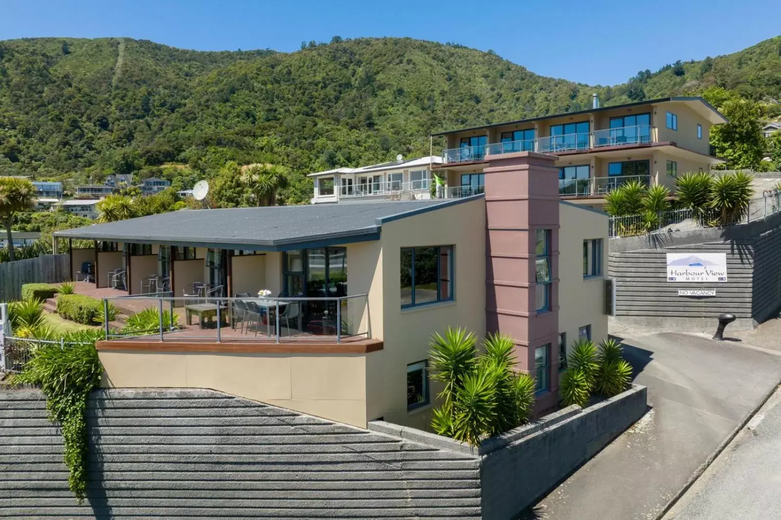 Property Building in Harbour View Motel