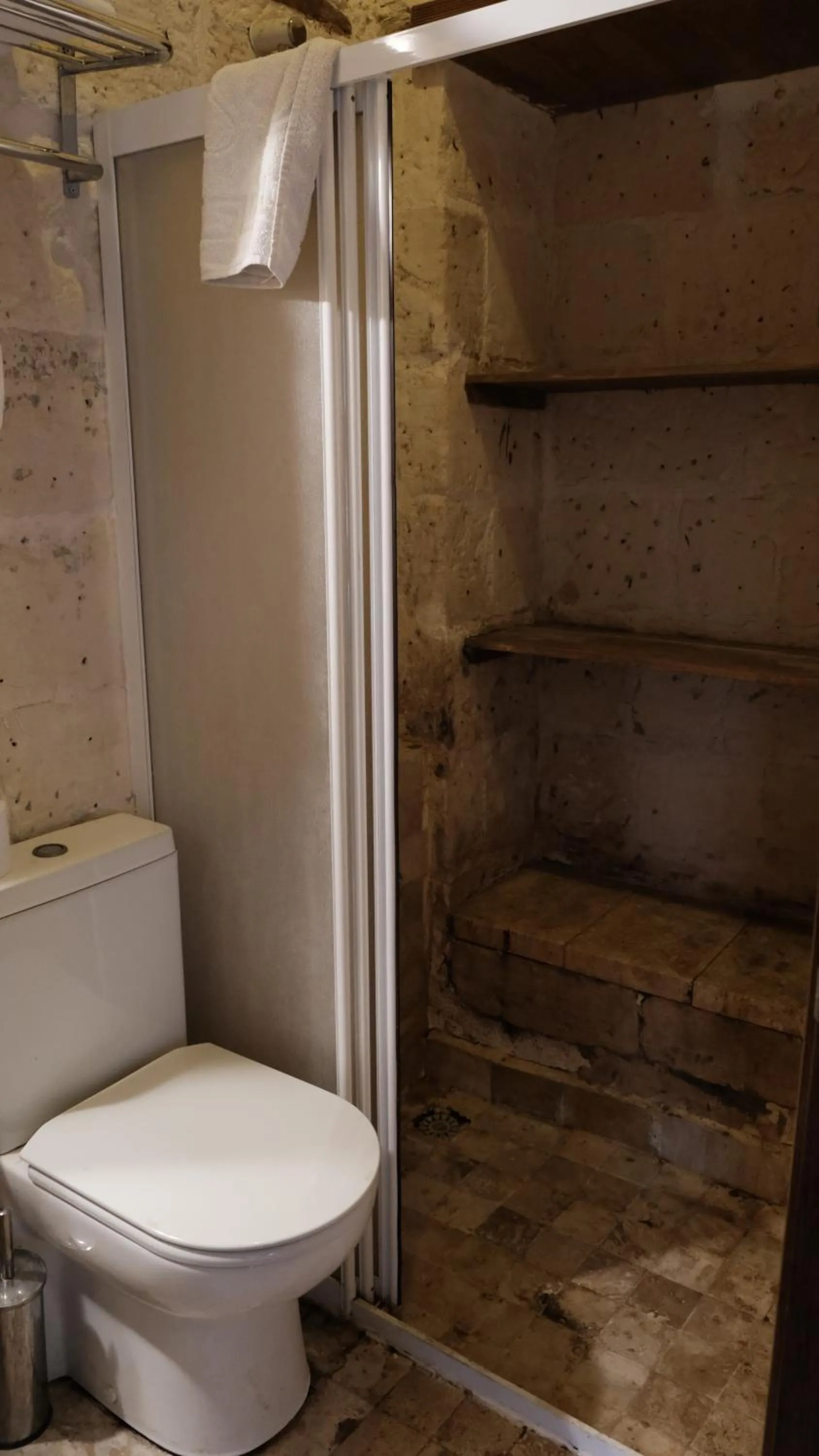 Toilet in Zeynep Hanim Konagi