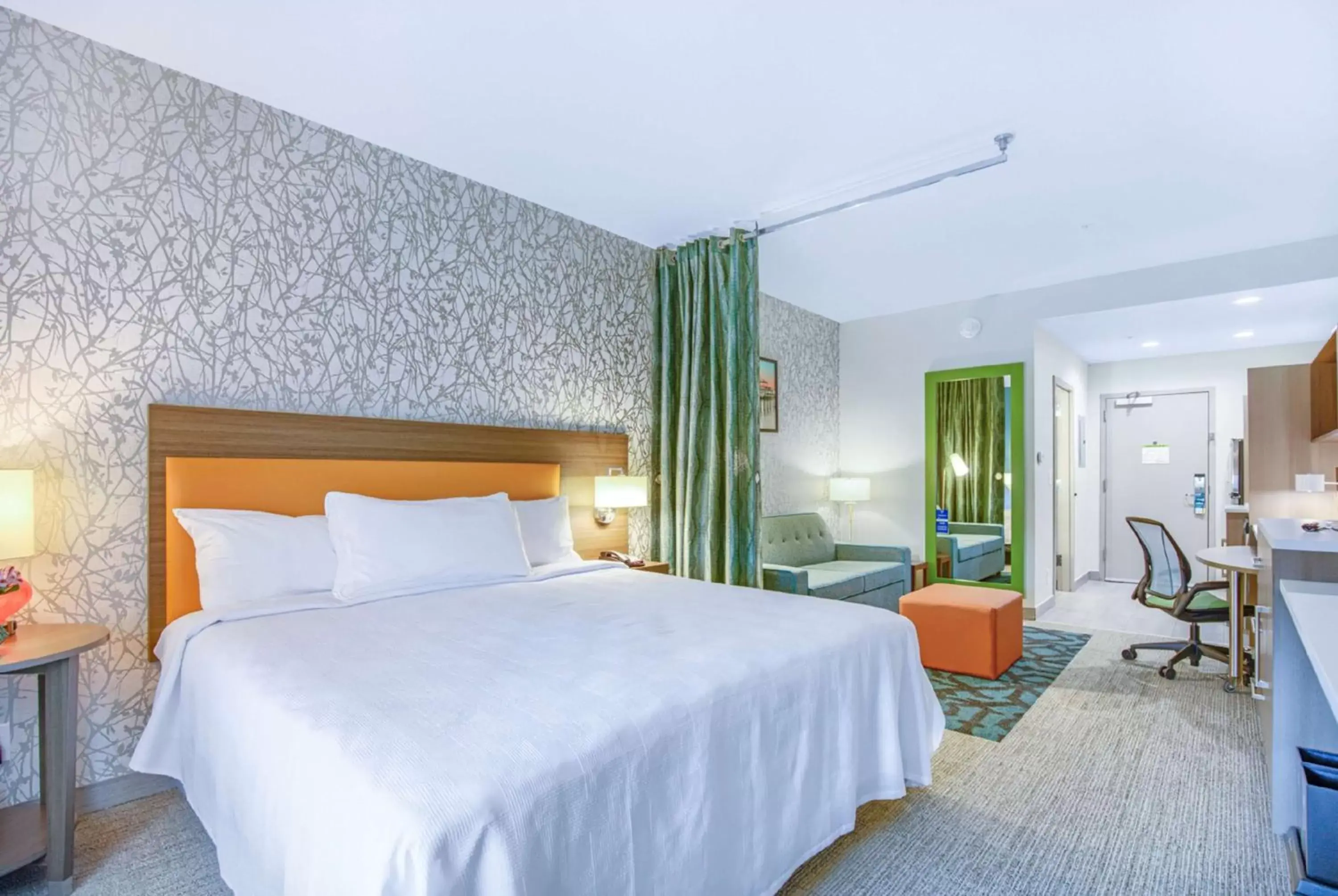 Bedroom, Bed in Home2 Suites By Hilton Daphne Spanish Fort Bedroom, Bed in Home2 Suites By Hilton Daphne Spanish Fort