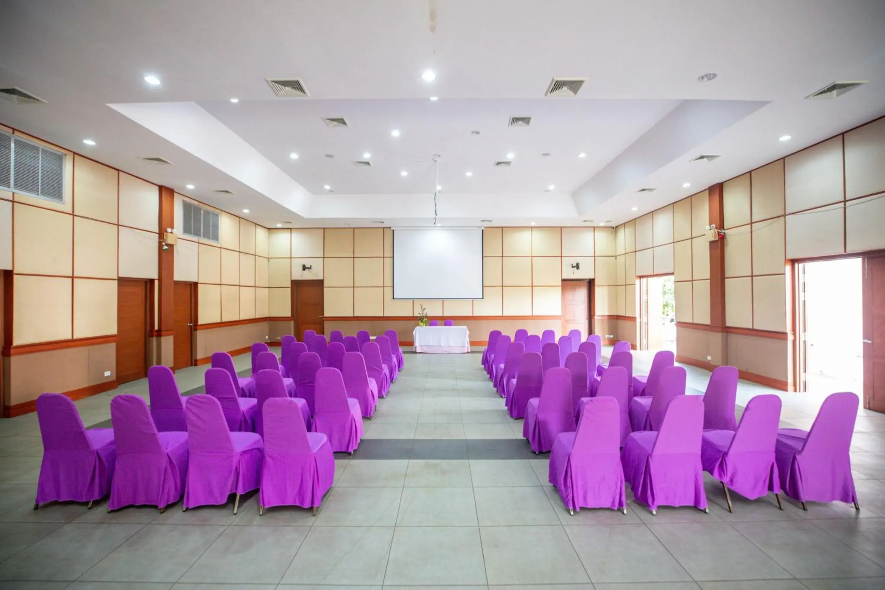 Meeting/conference room in Xanadu Beach Resort Koh Lan