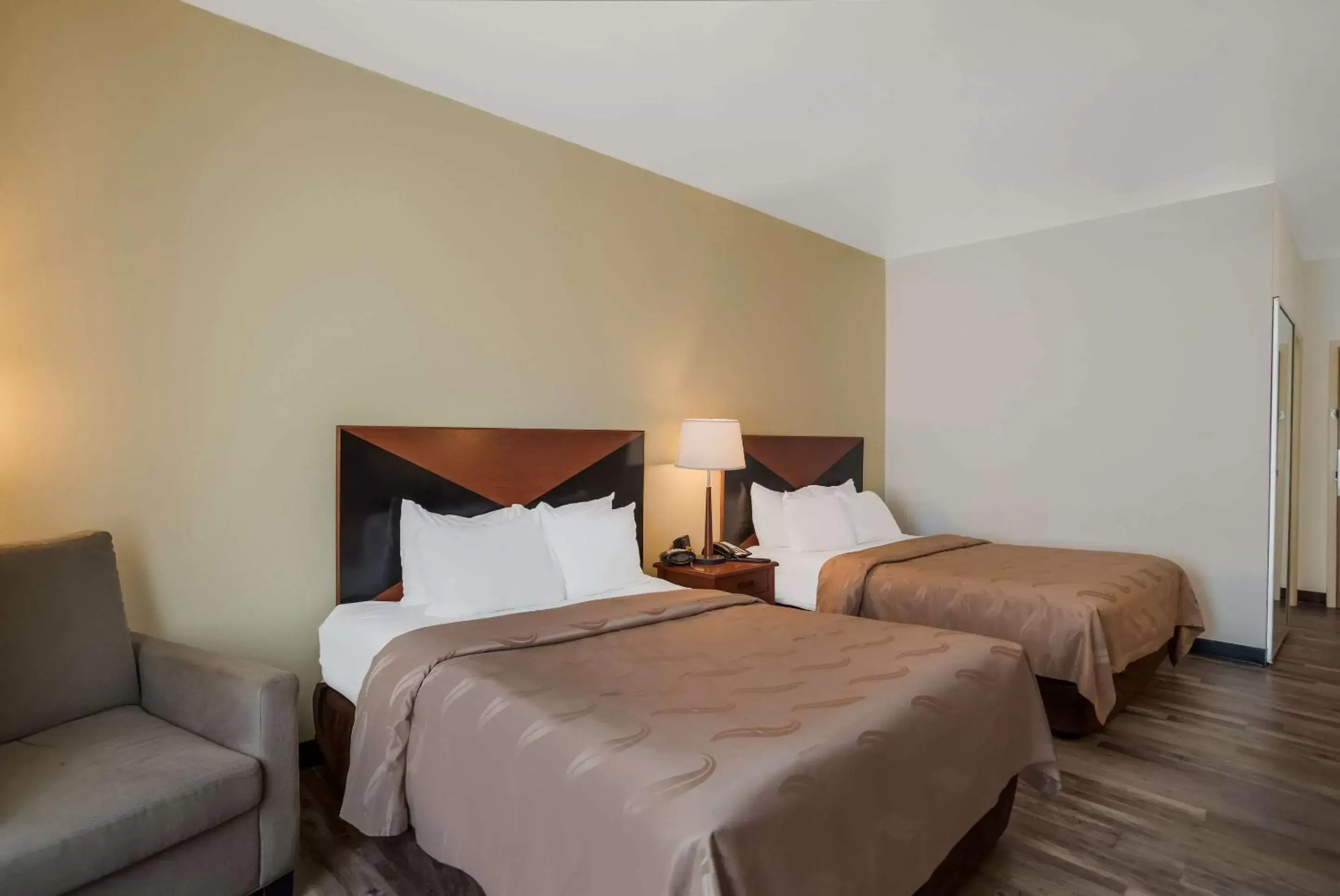 Bedroom, Bed in Quality Inn & Suites Chambersburg