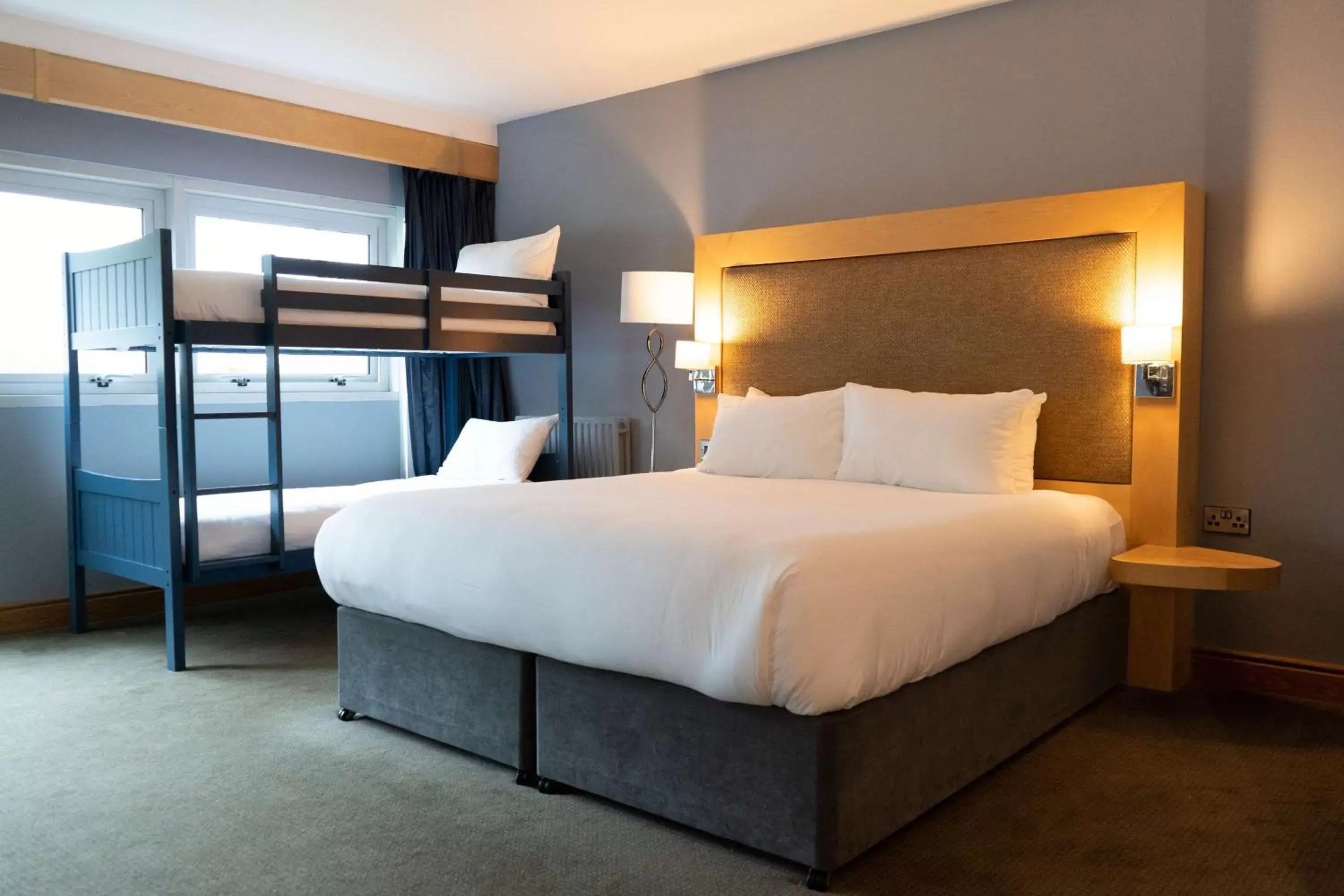 Bedroom, Bed in Radisson BLU Hotel & Spa, Little Island Cork