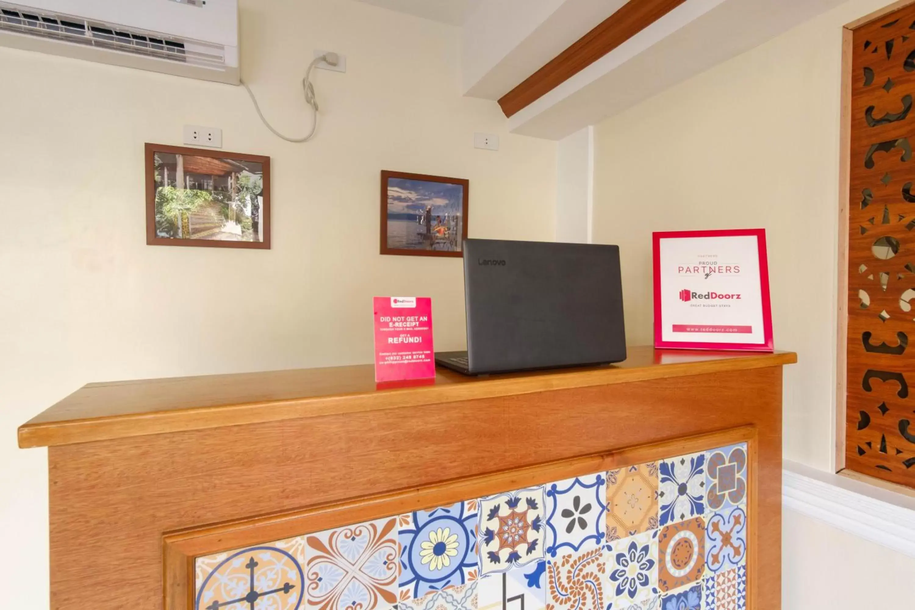 Lobby or reception in RedDoorz Plus near Johnson and Johnson Paranaque Lobby or reception in RedDoorz Plus near Johnson and Johnson Paranaque