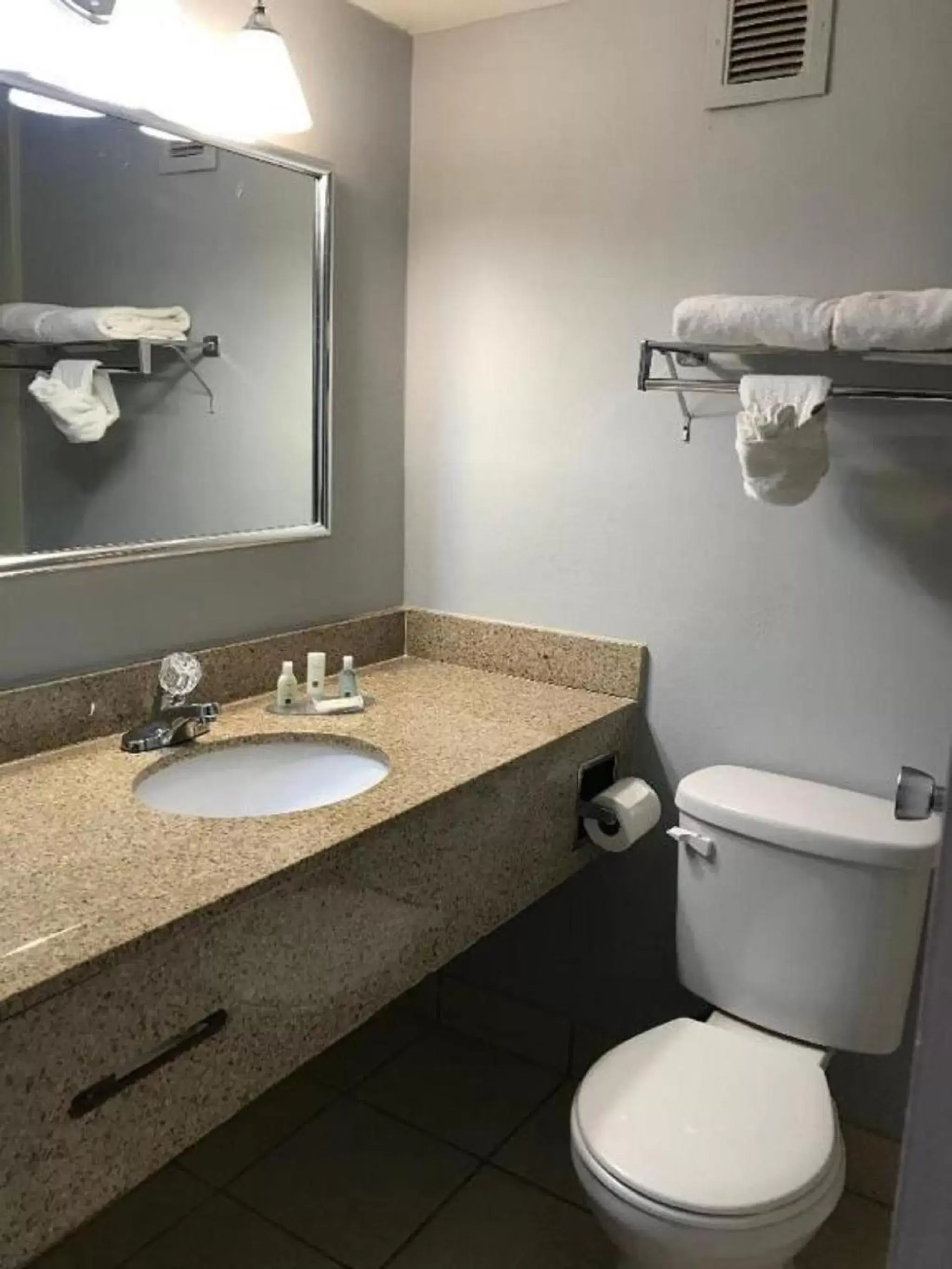 Bathroom in Quality Inn & Suites on the Bay near Pensacola Beach