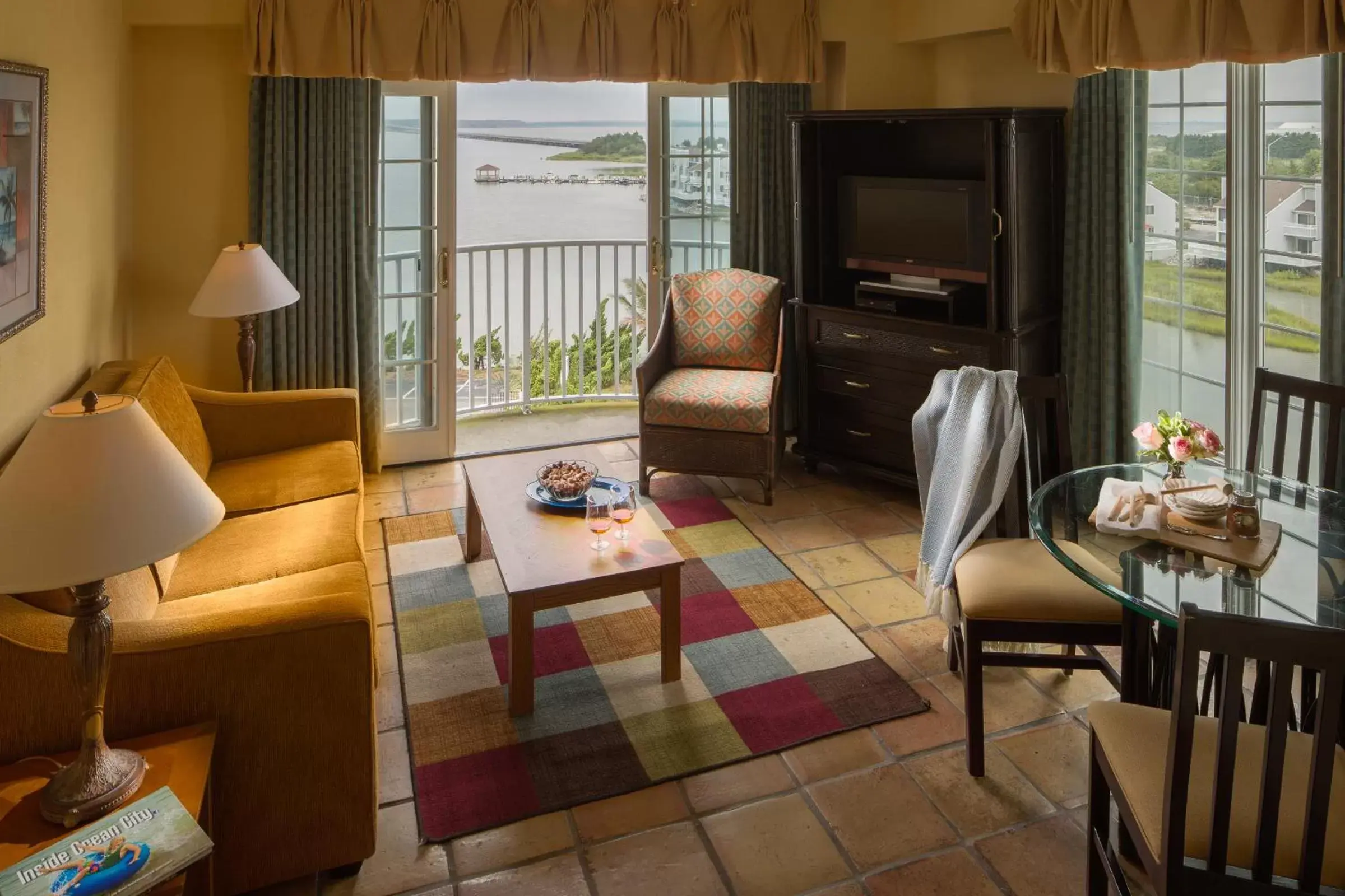 Living room in Coconut Malorie Resort Ocean City a Ramada by Wyndham
