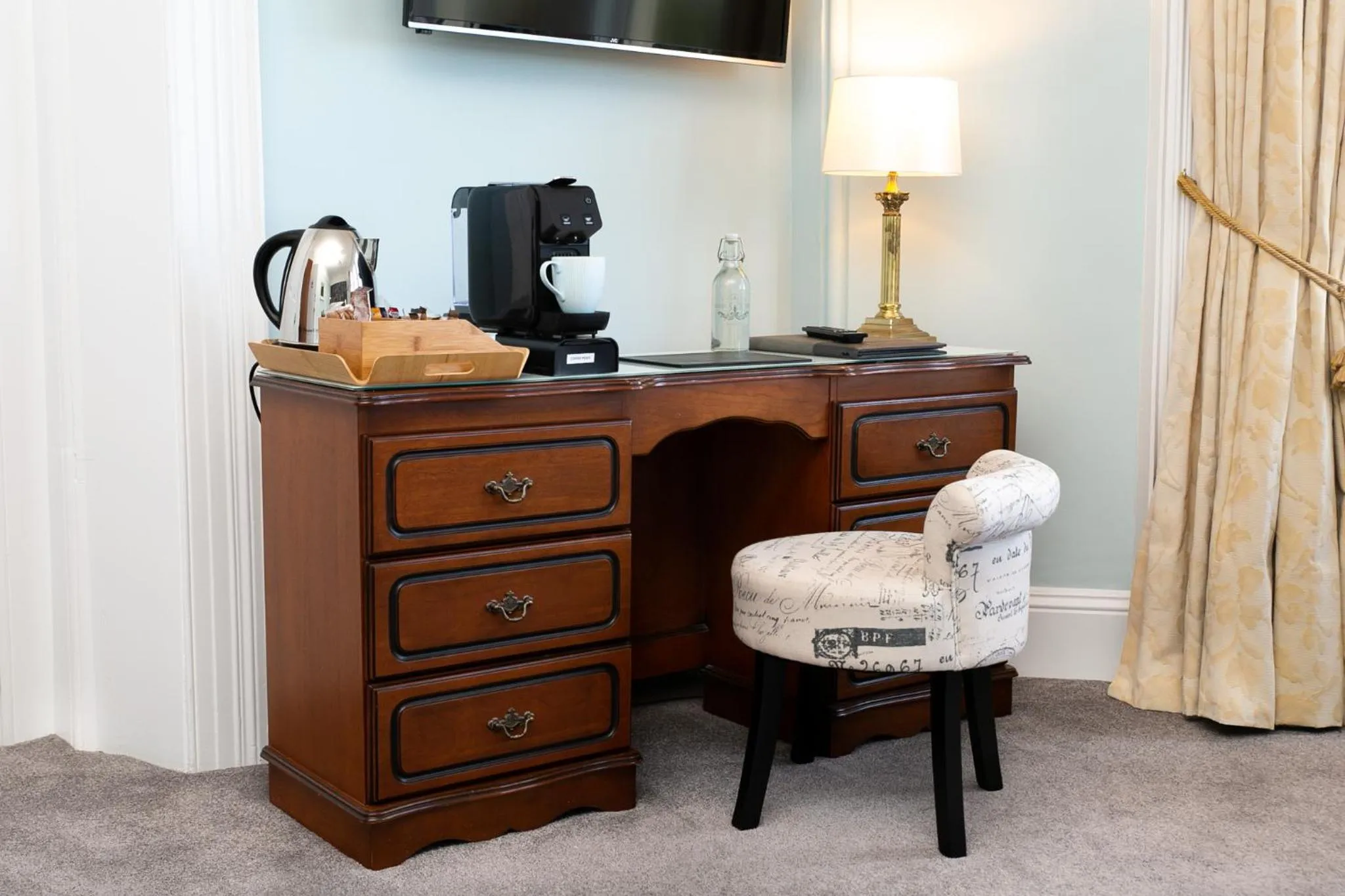 Bedroom in Shelleven Guest House