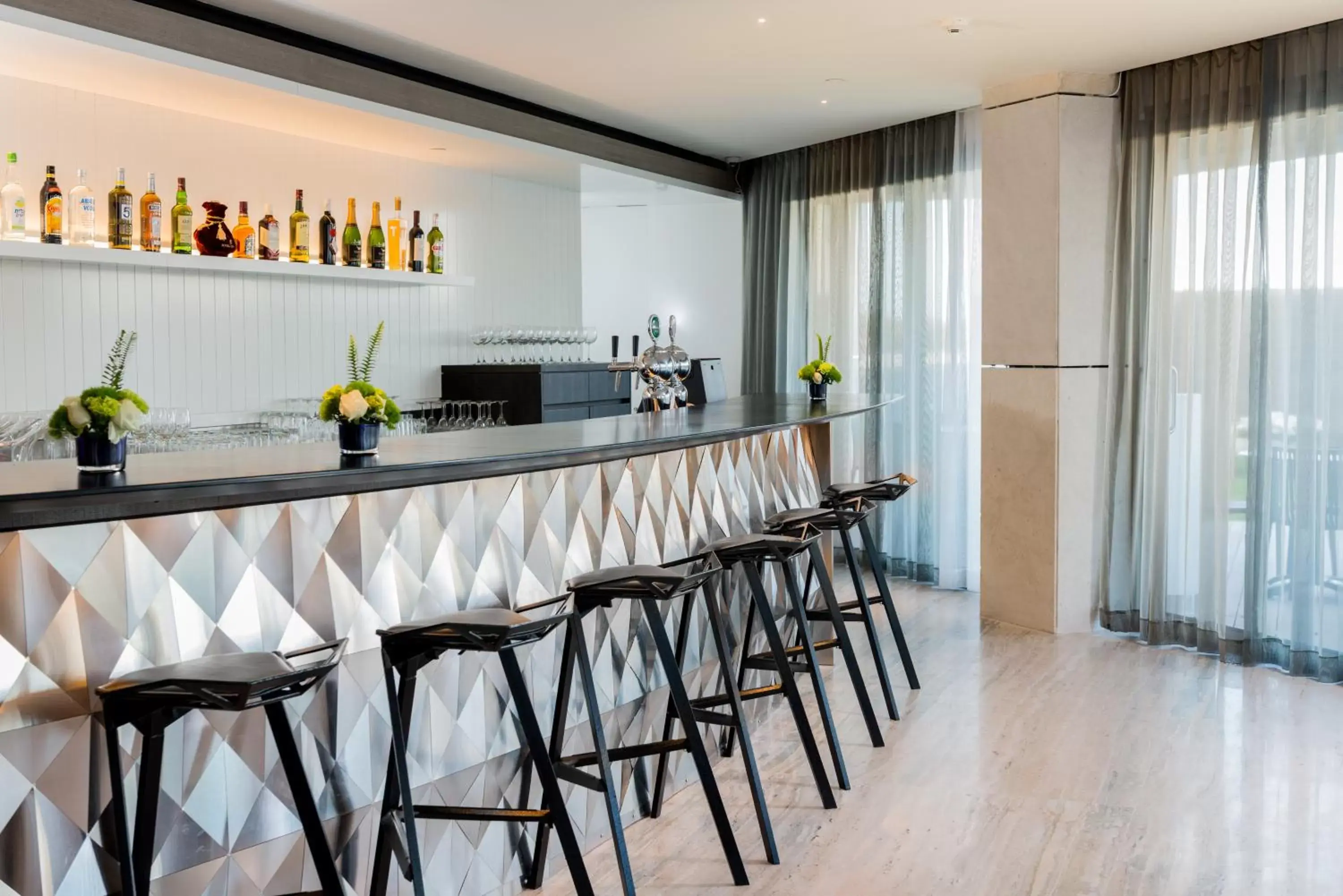 Lounge or bar in Herods Herzliya Lounge or bar in Herods Herzliya