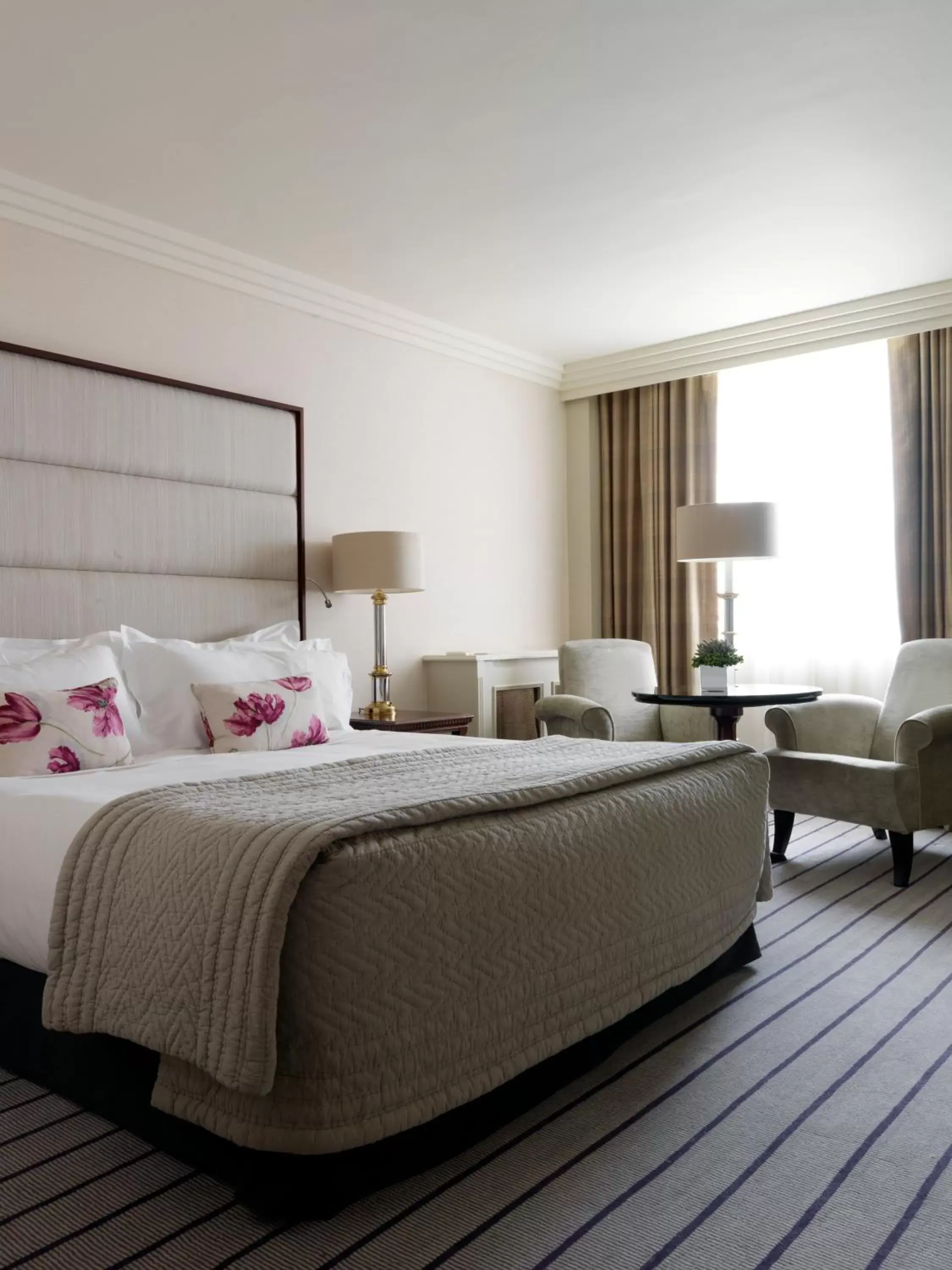 Classic King Room in The Westbury Hotel Classic King Room in The Westbury Hotel