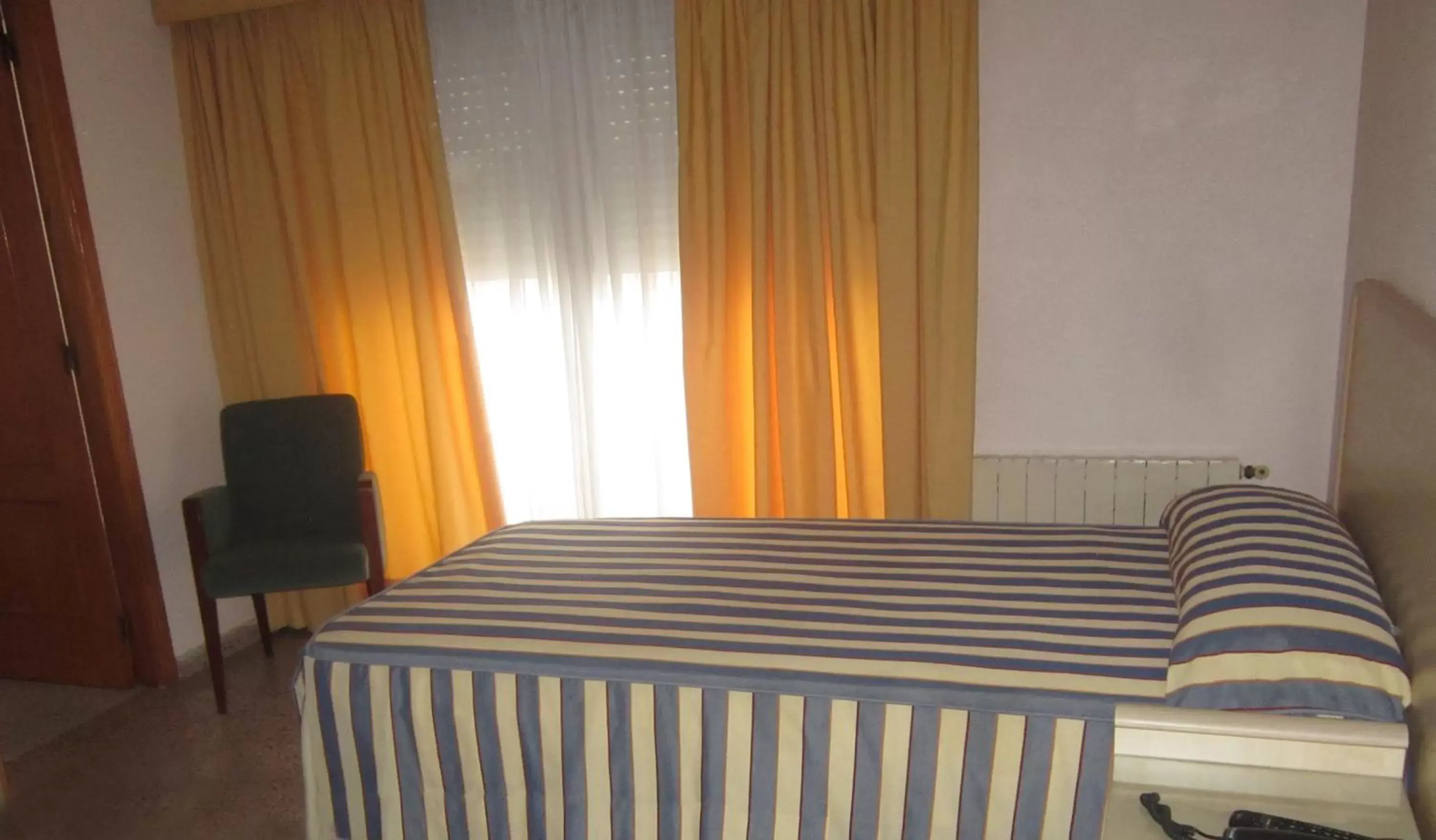 Single Room in Hotel Mediterráneo