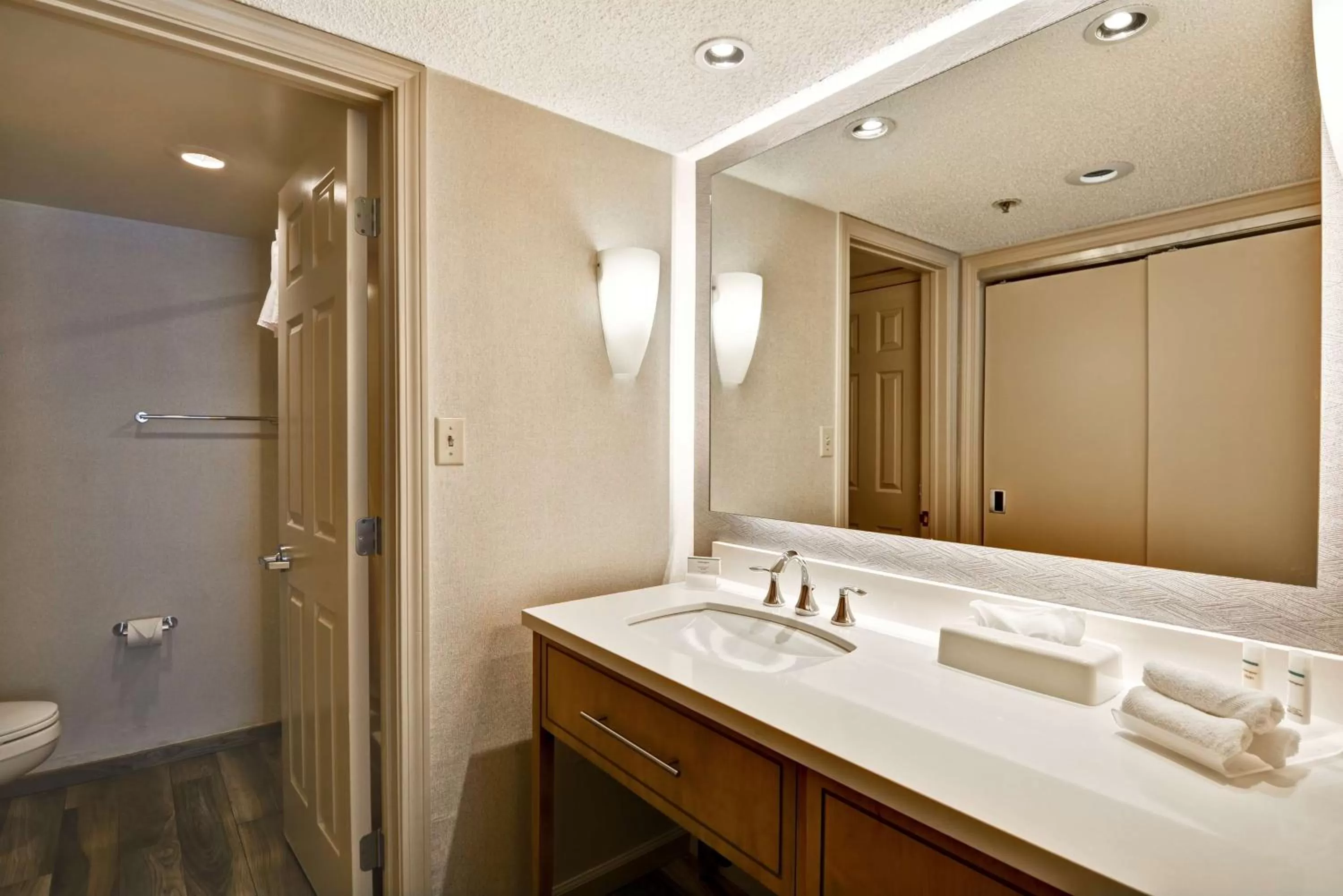 Bathroom in Homewood Suites by Hilton Windsor Locks Hartford
