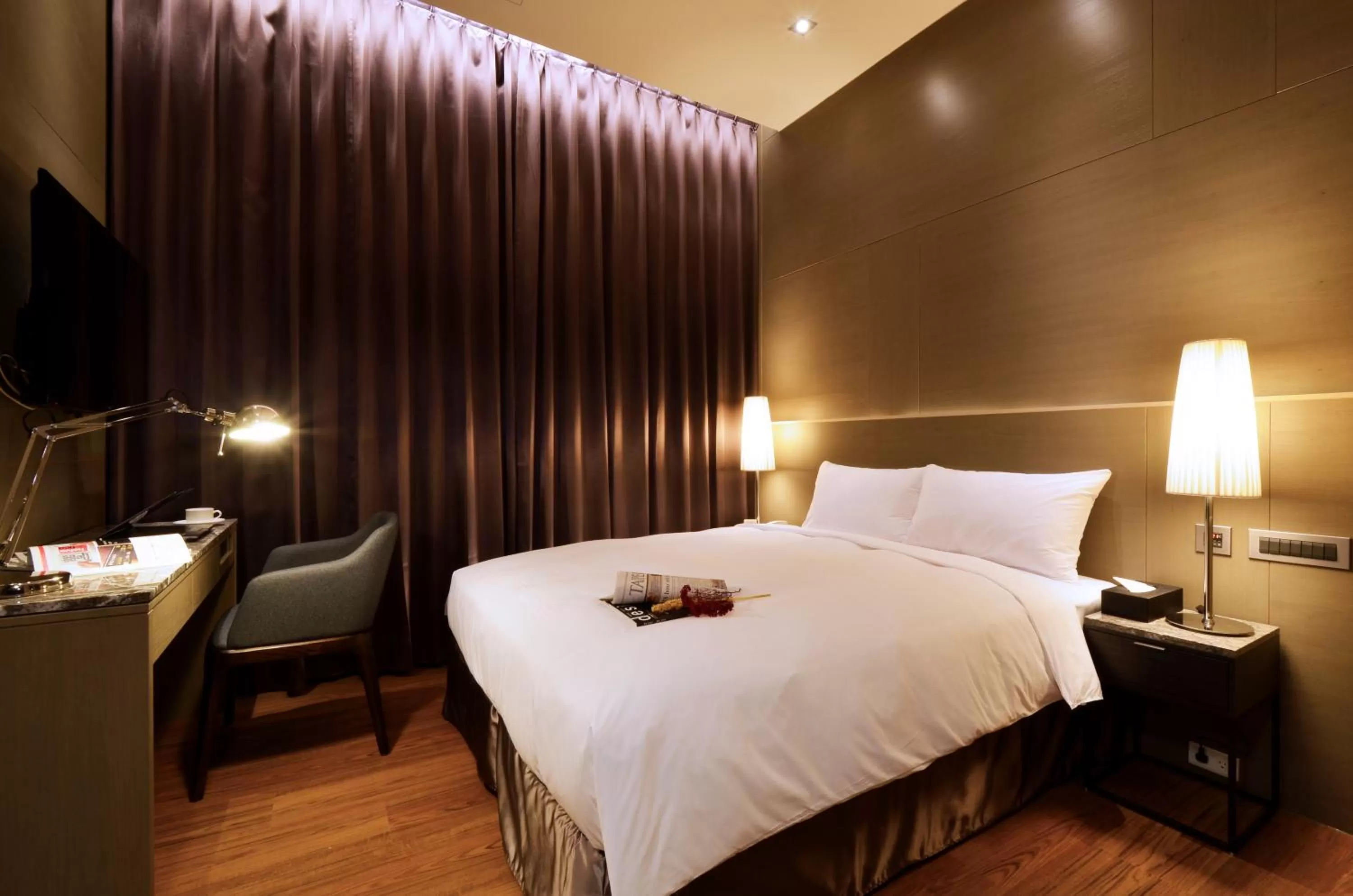 Bed in Amici hotel Six Star Hostel