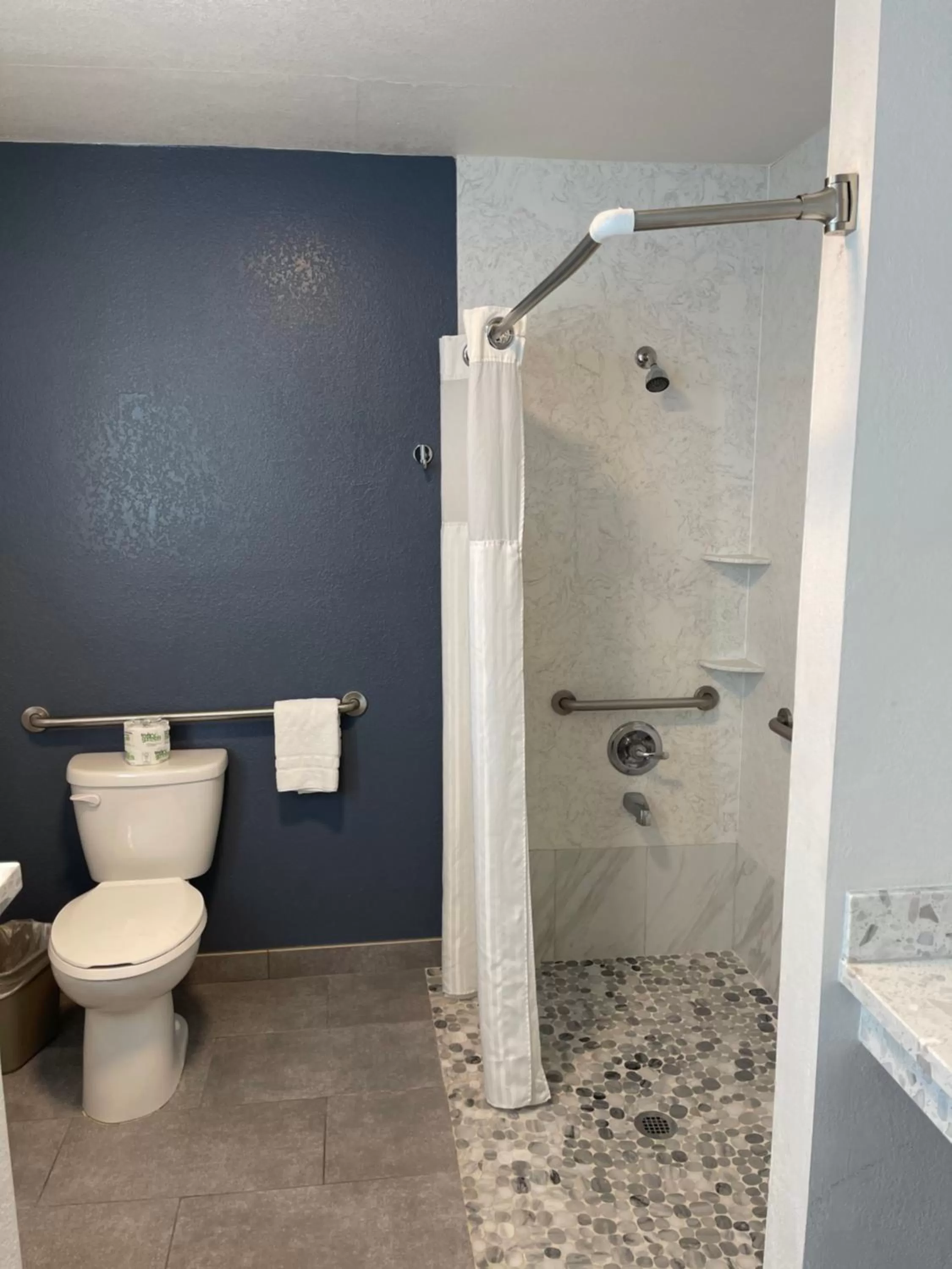 Shower in The Historic Brookdale Lodge, Santa Cruz Mountains