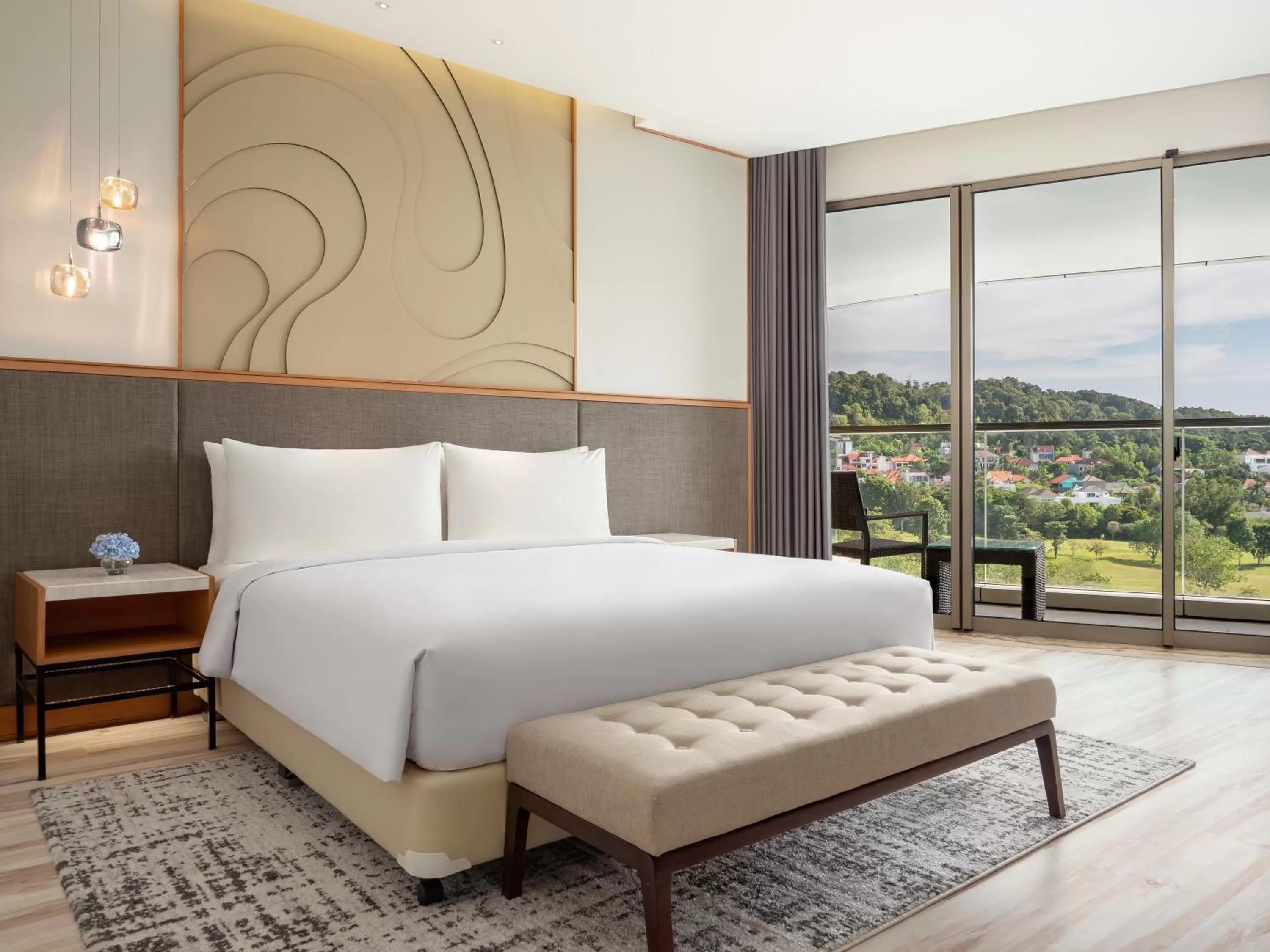 Bedroom, Bed in Radisson Golf & Convention Center Batam