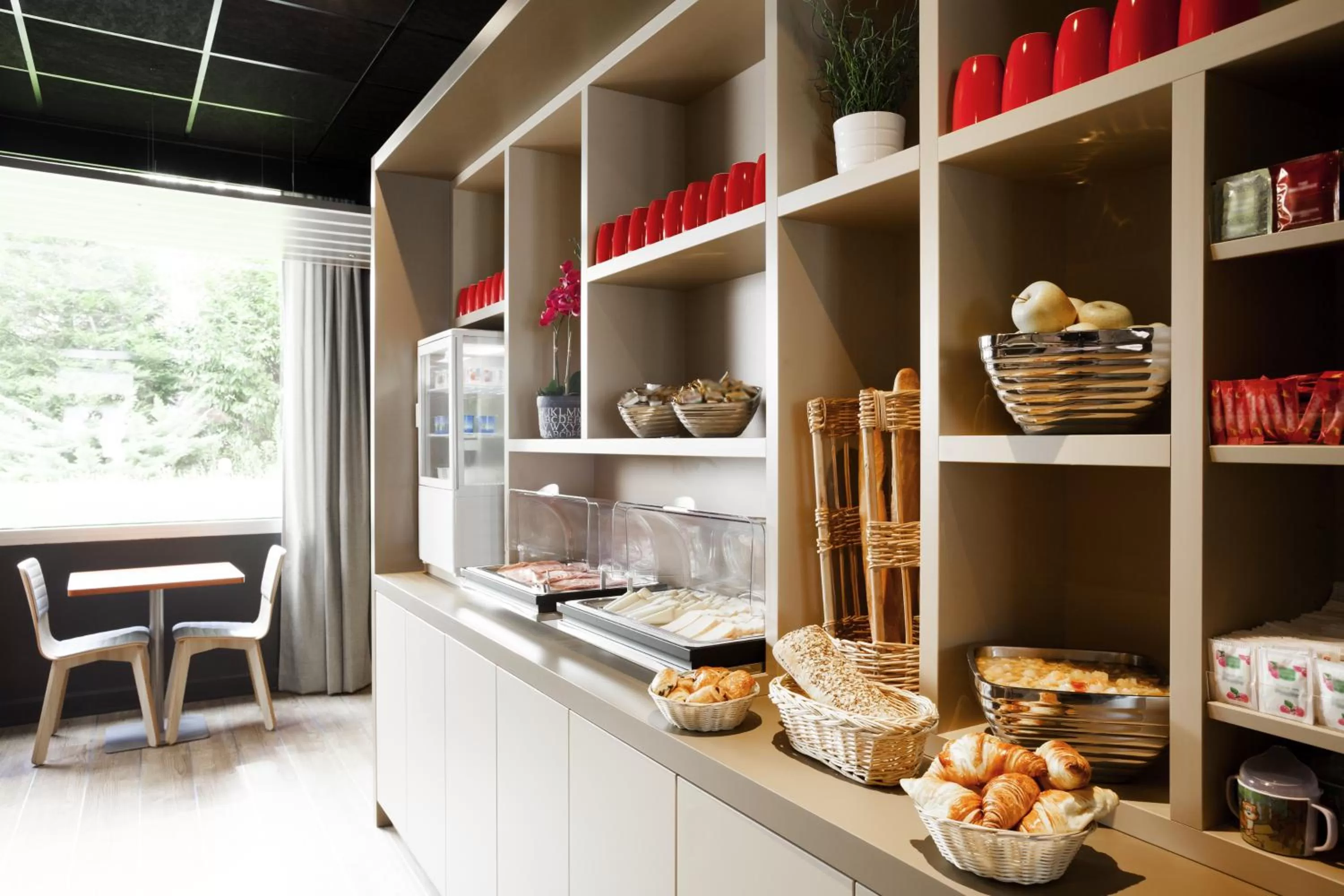 Restaurant/places to eat in Ibis Styles Paris Massena Olympiades