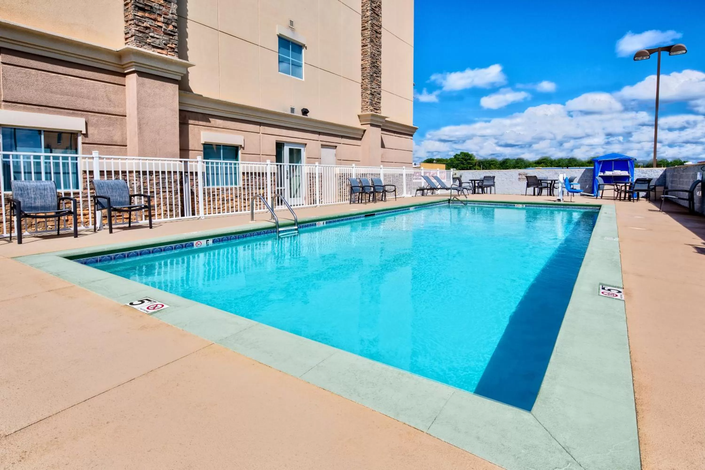 Swimming pool in Holiday Inn Express & Suites Cookeville by IHG